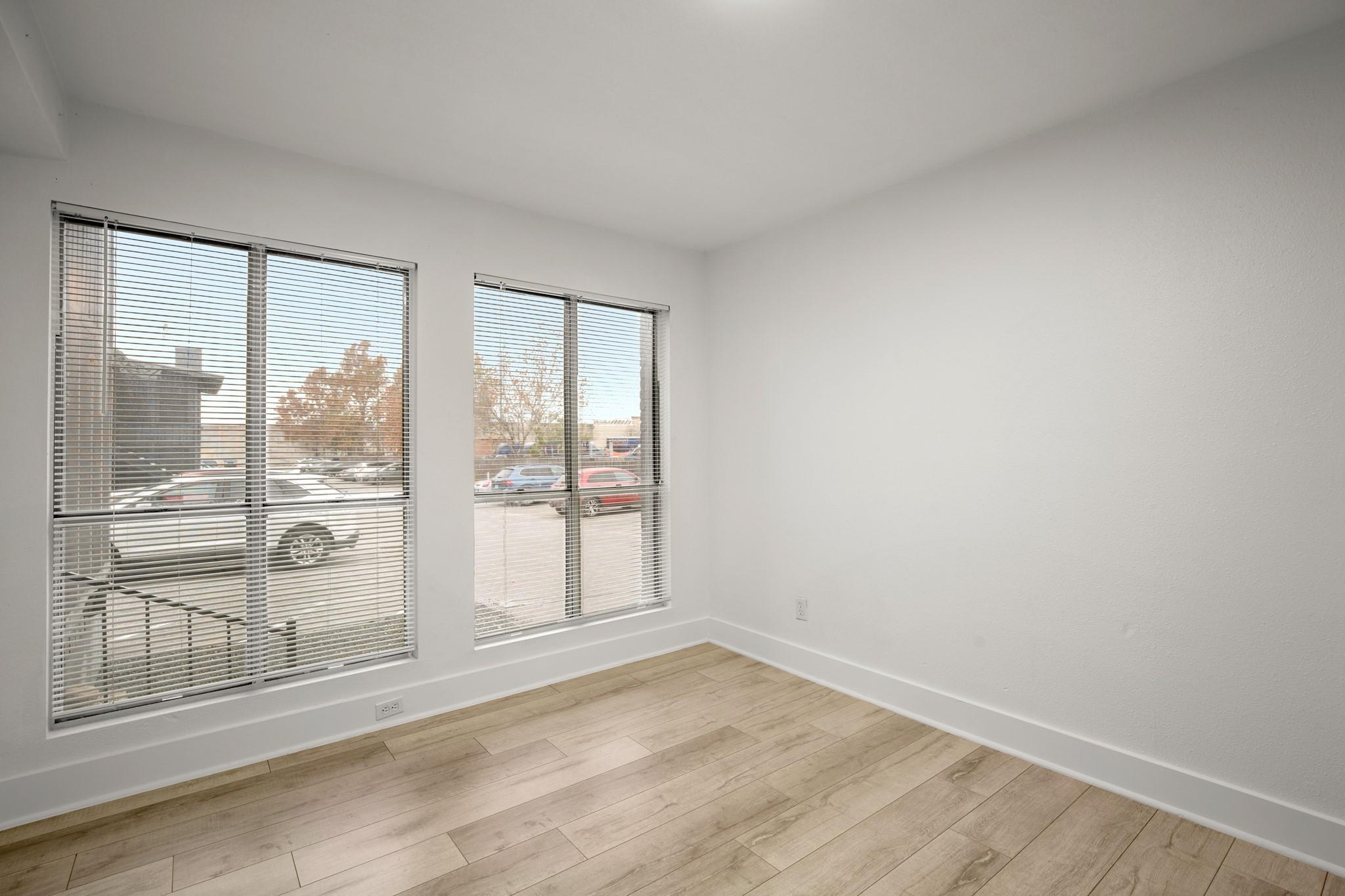 909 Reinli St # 103, Austin, TX 78751