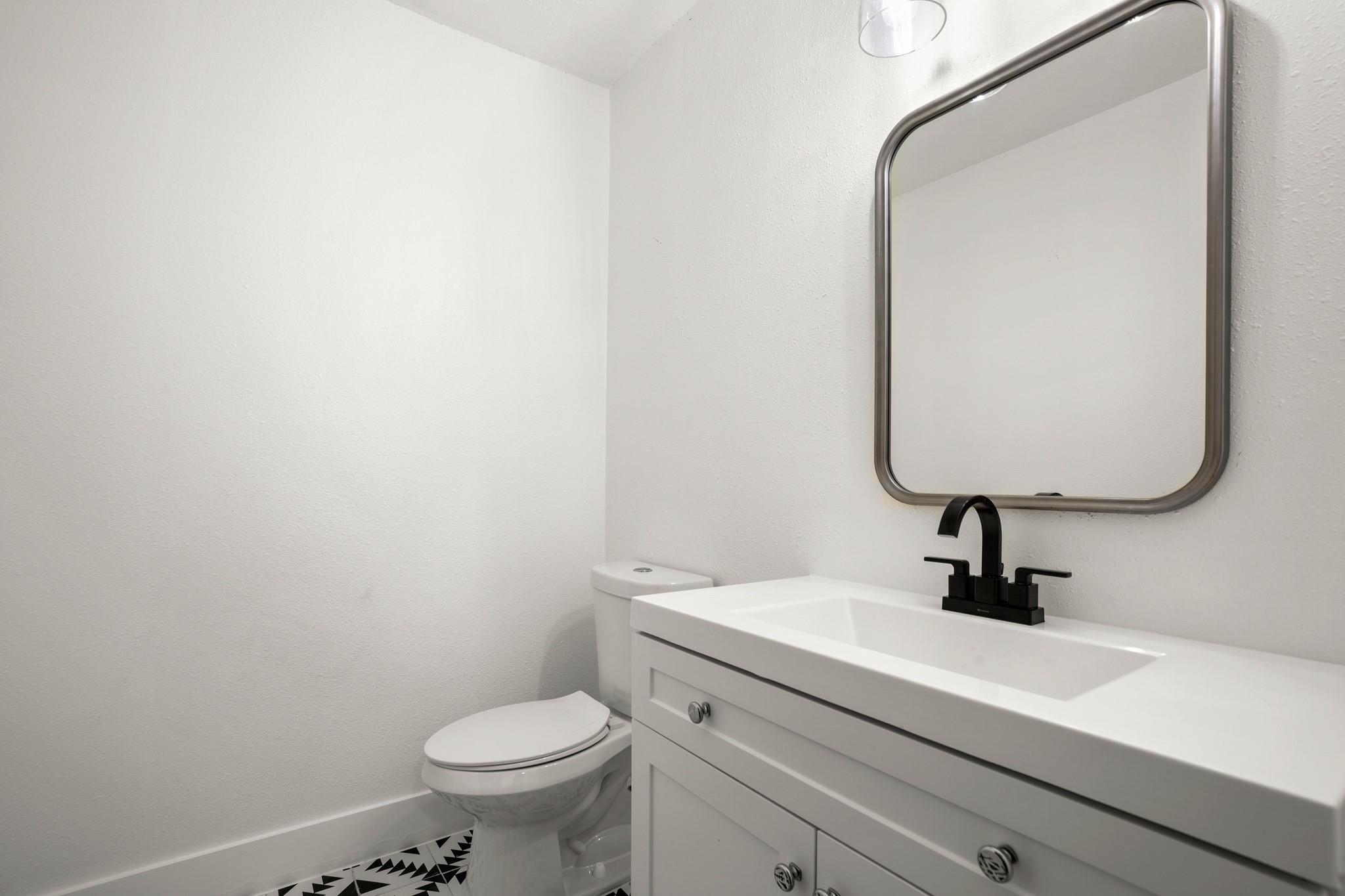 909 Reinli St # 103, Austin, TX 78751