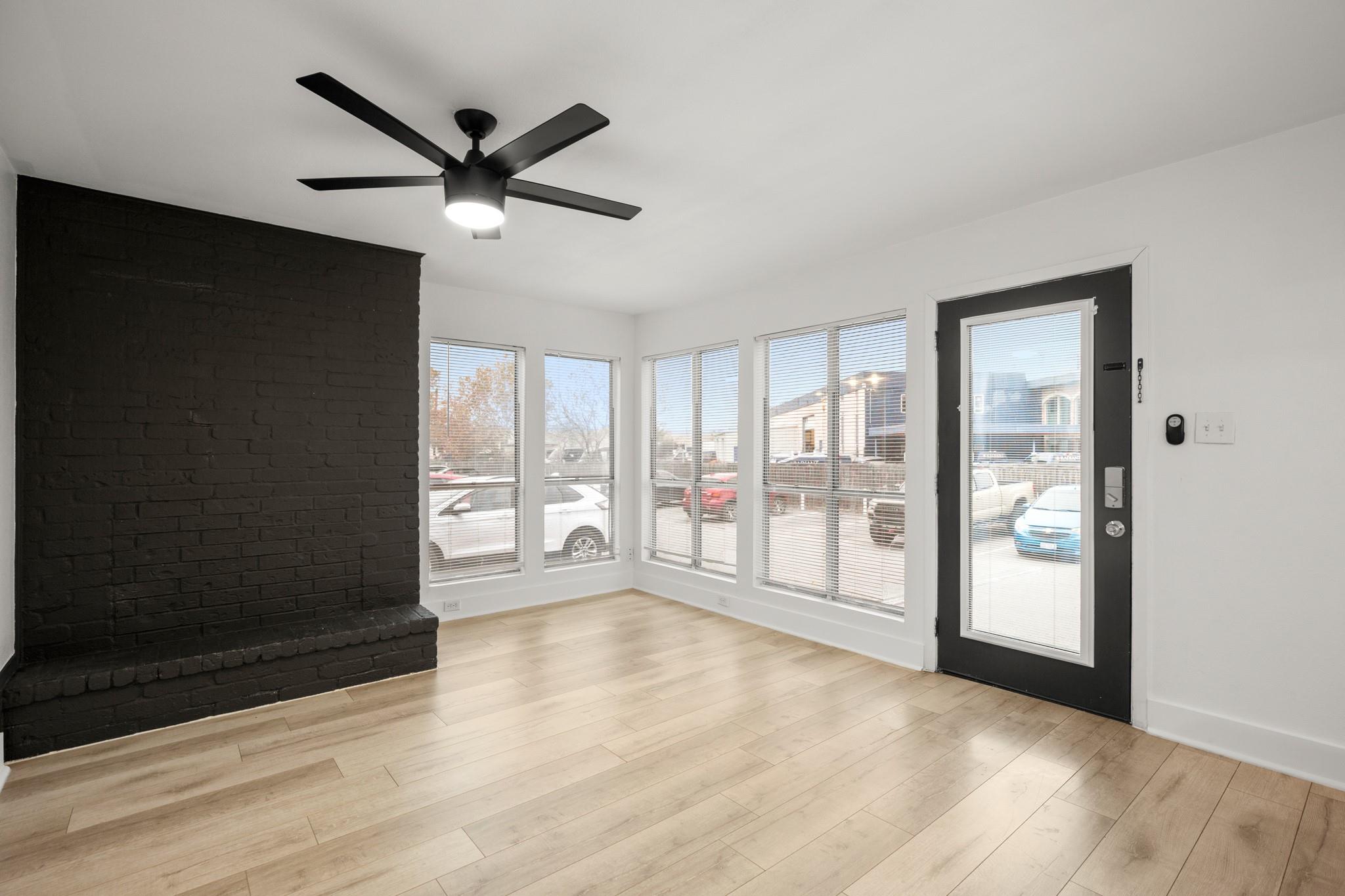 909 Reinli St # 103, Austin, TX 78751