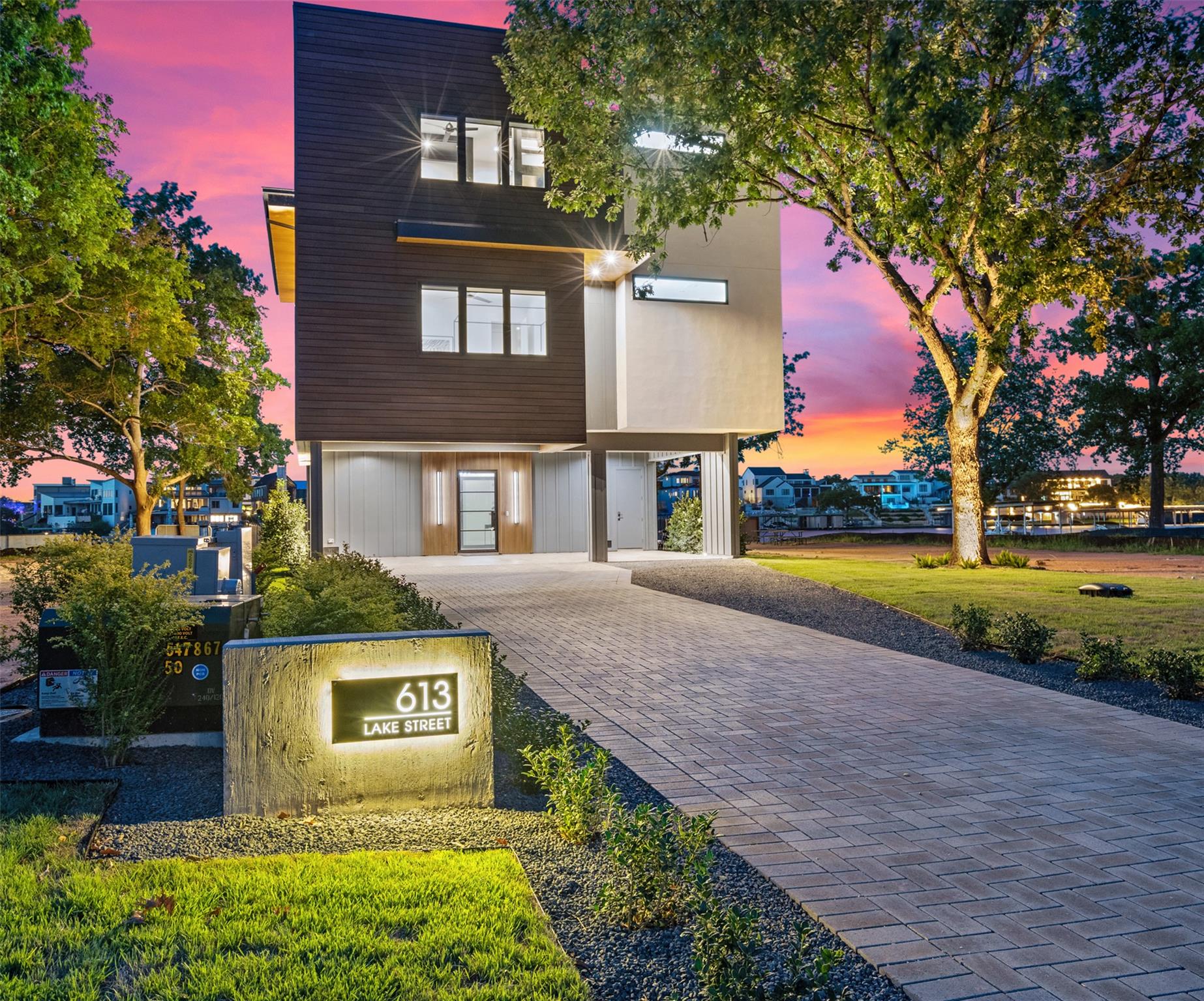 613 Lake St, Kingsland, TX 78639