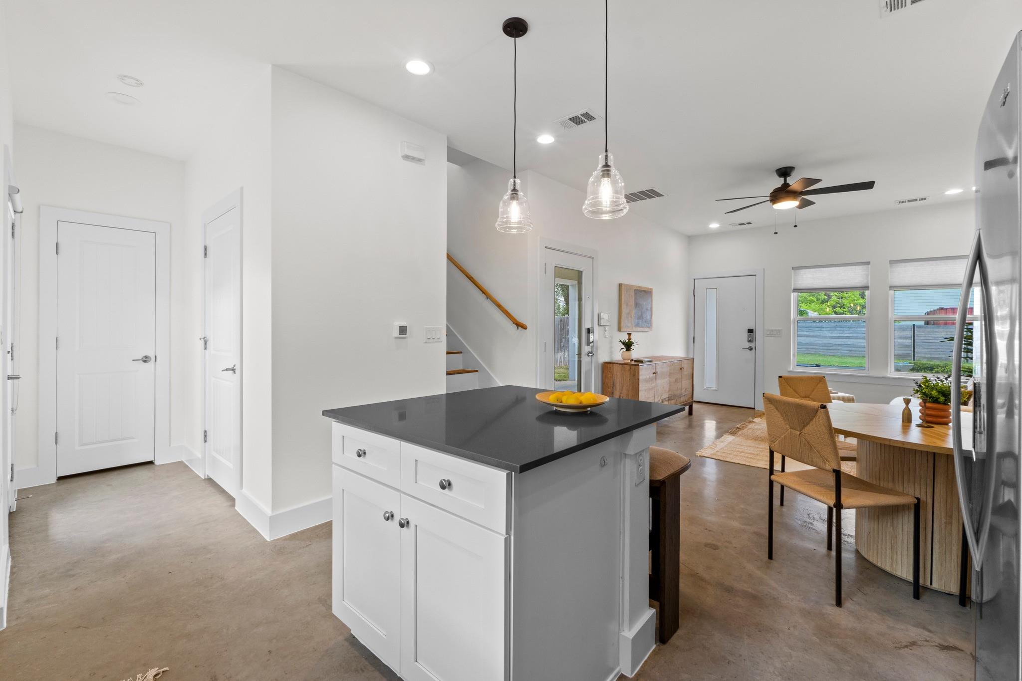 1112 Linden St # B, Austin, TX 78702