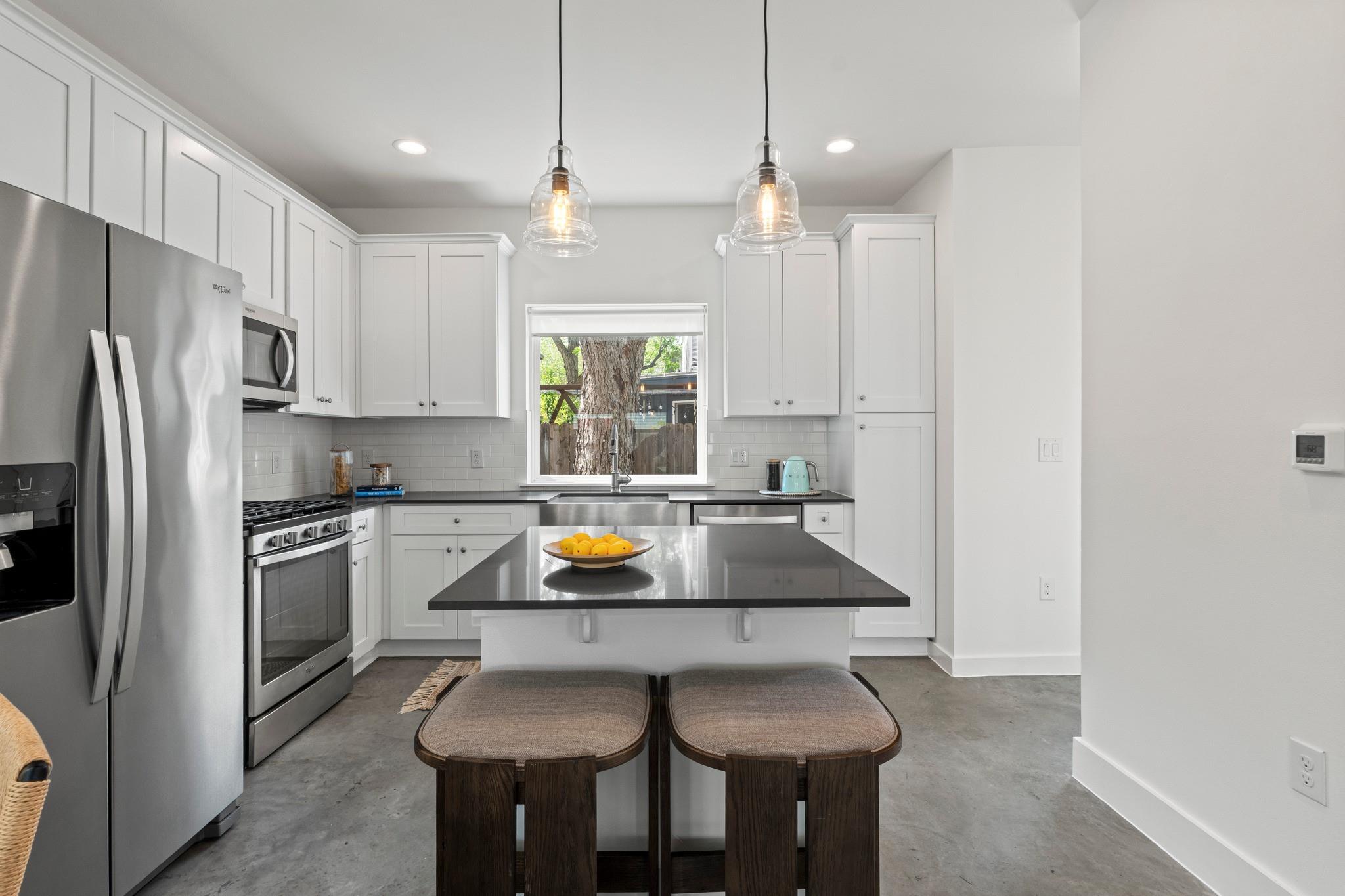 1112 Linden St # B, Austin, TX 78702