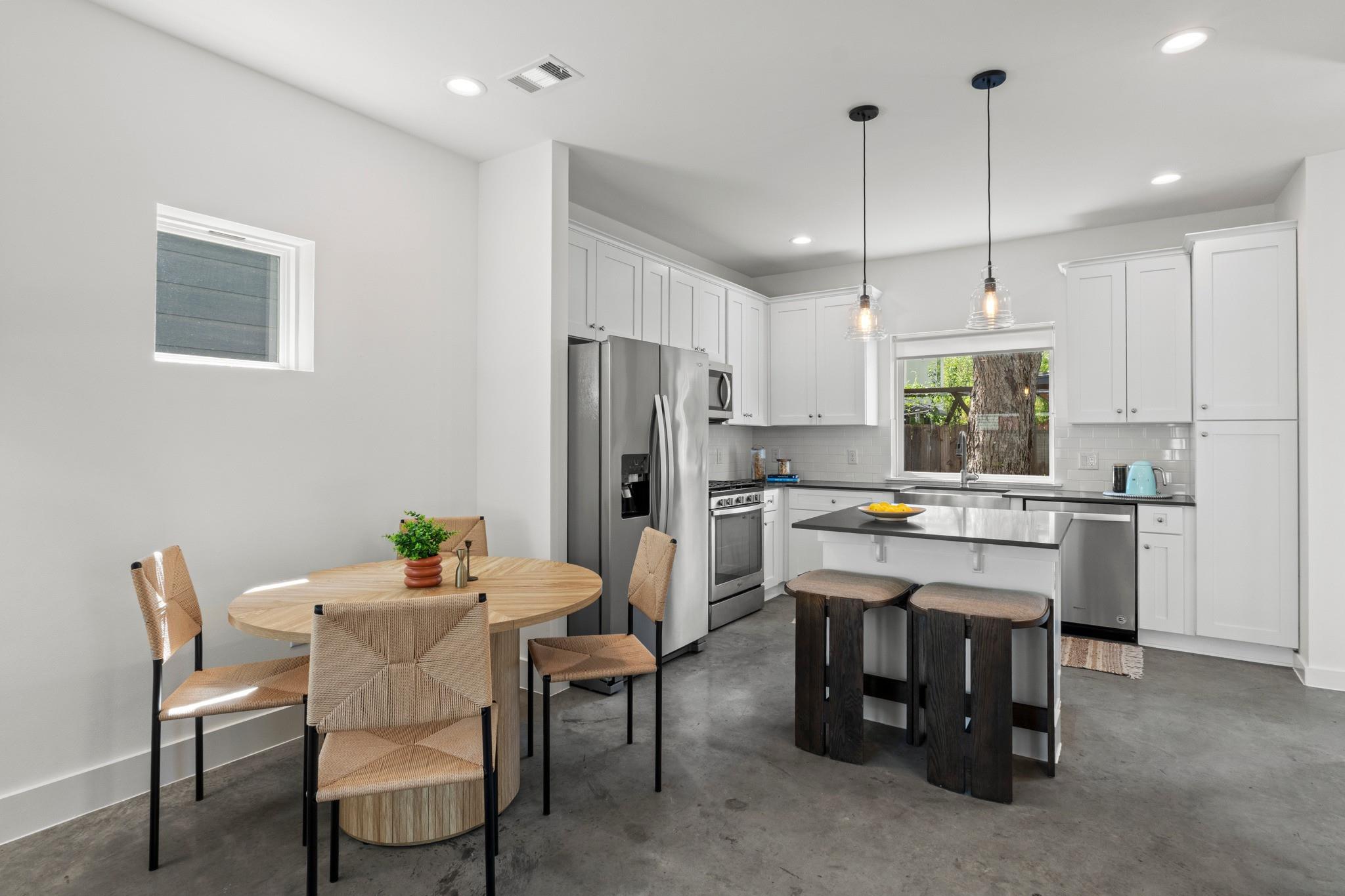 1112 Linden St # B, Austin, TX 78702