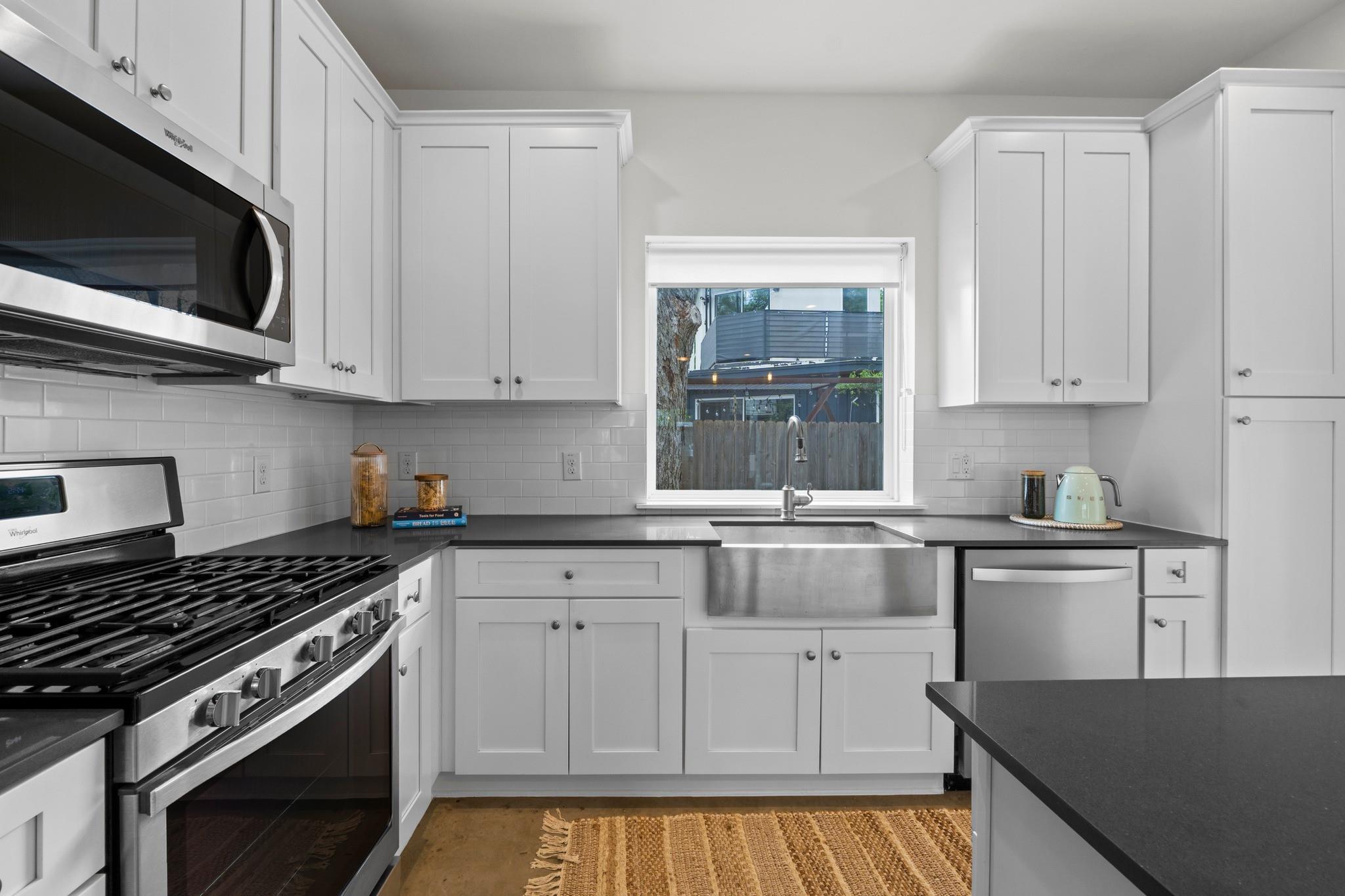 1112 Linden St # B, Austin, TX 78702