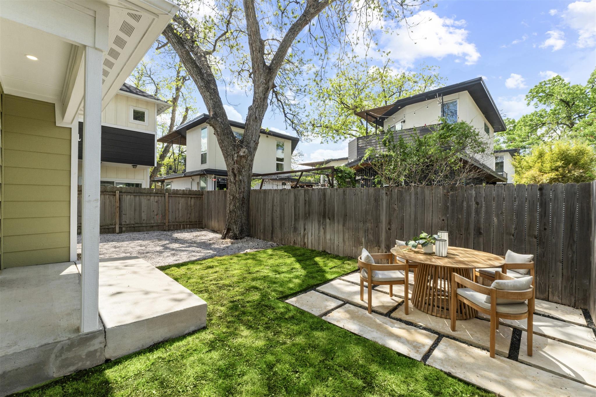 1112 Linden St # B, Austin, TX 78702