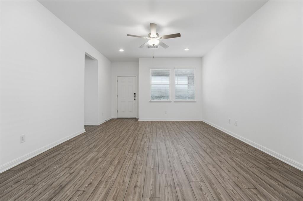 201 Betsy Rd, Hutto, TX 78634