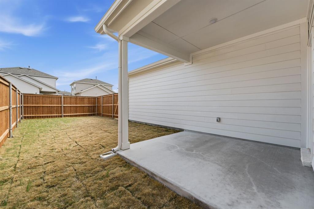 201 Betsy Rd, Hutto, TX 78634