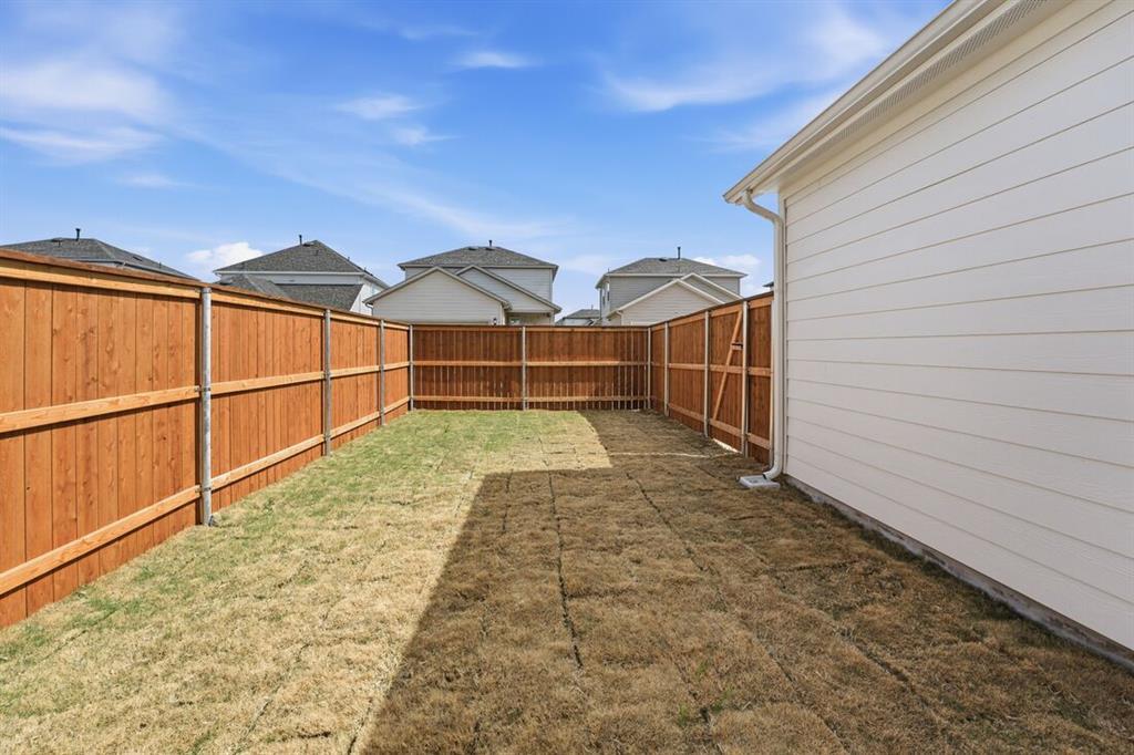 201 Betsy Rd, Hutto, TX 78634