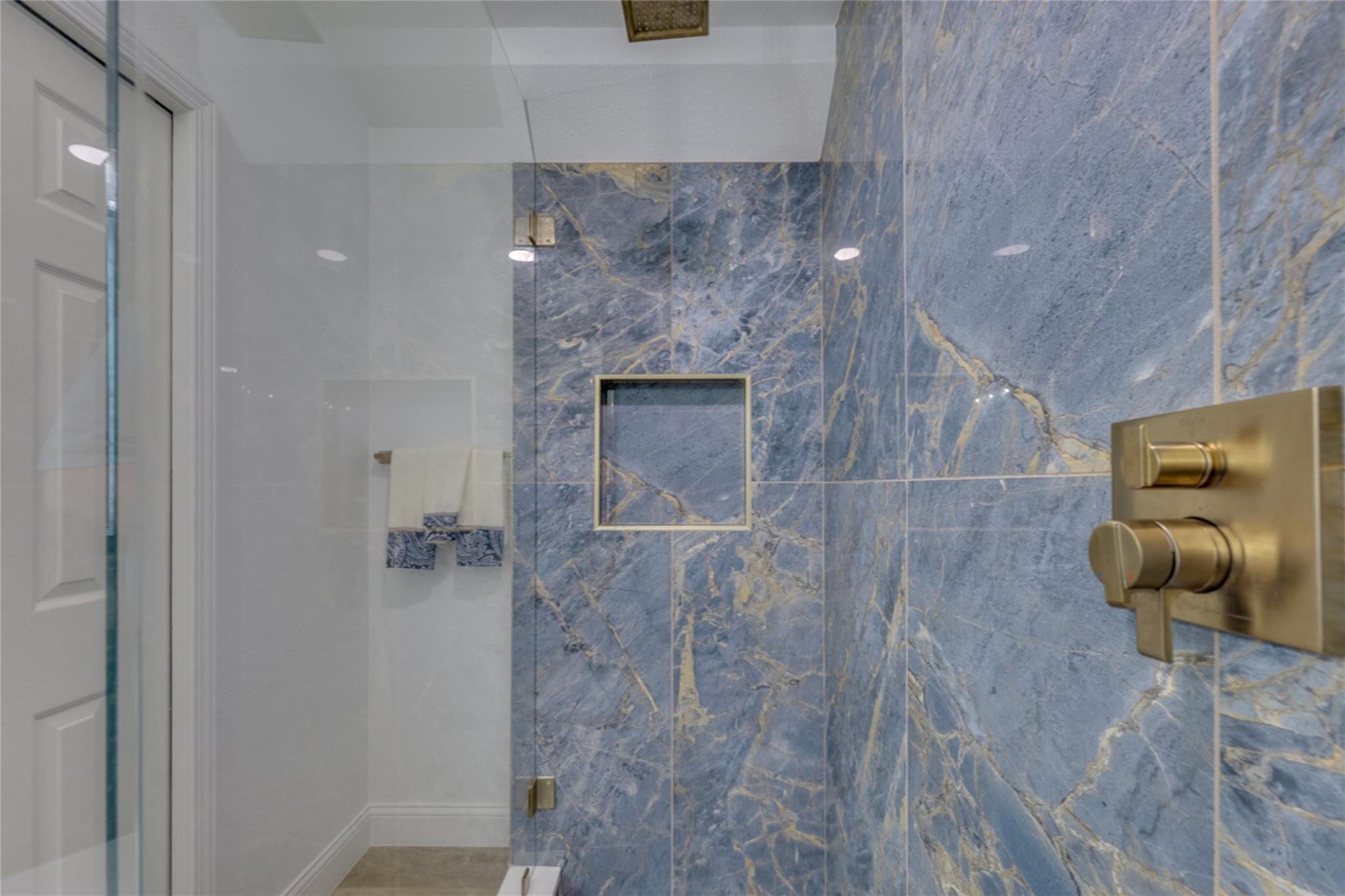 6702 Carisbrooke Ln, Austin, TX 78754