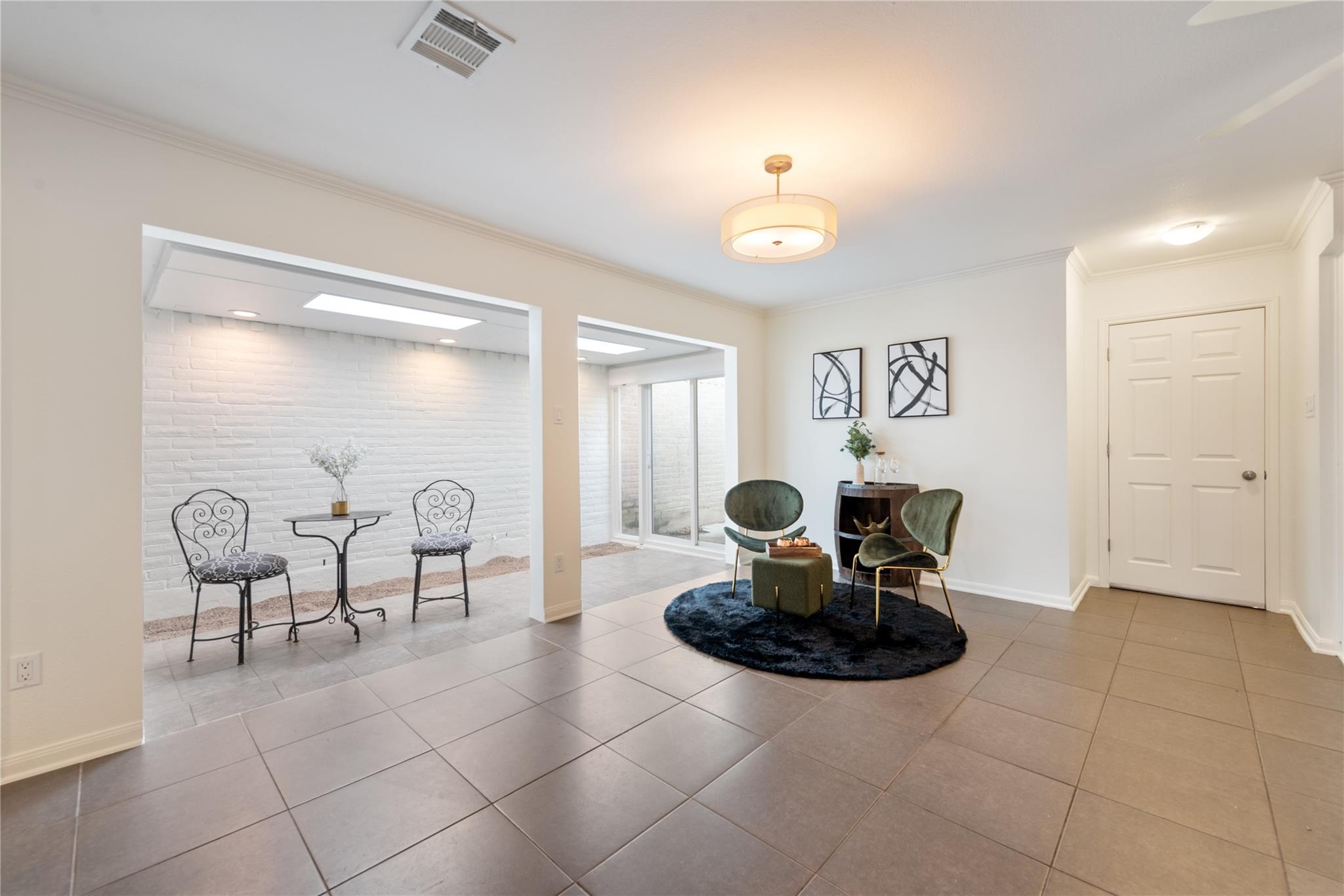 11129 Pinehurst Dr # C, Austin, TX 78747