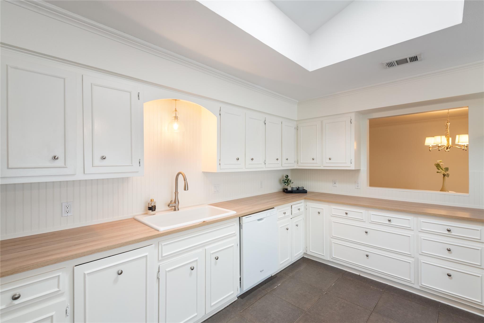 11129 Pinehurst Dr # C, Austin, TX 78747