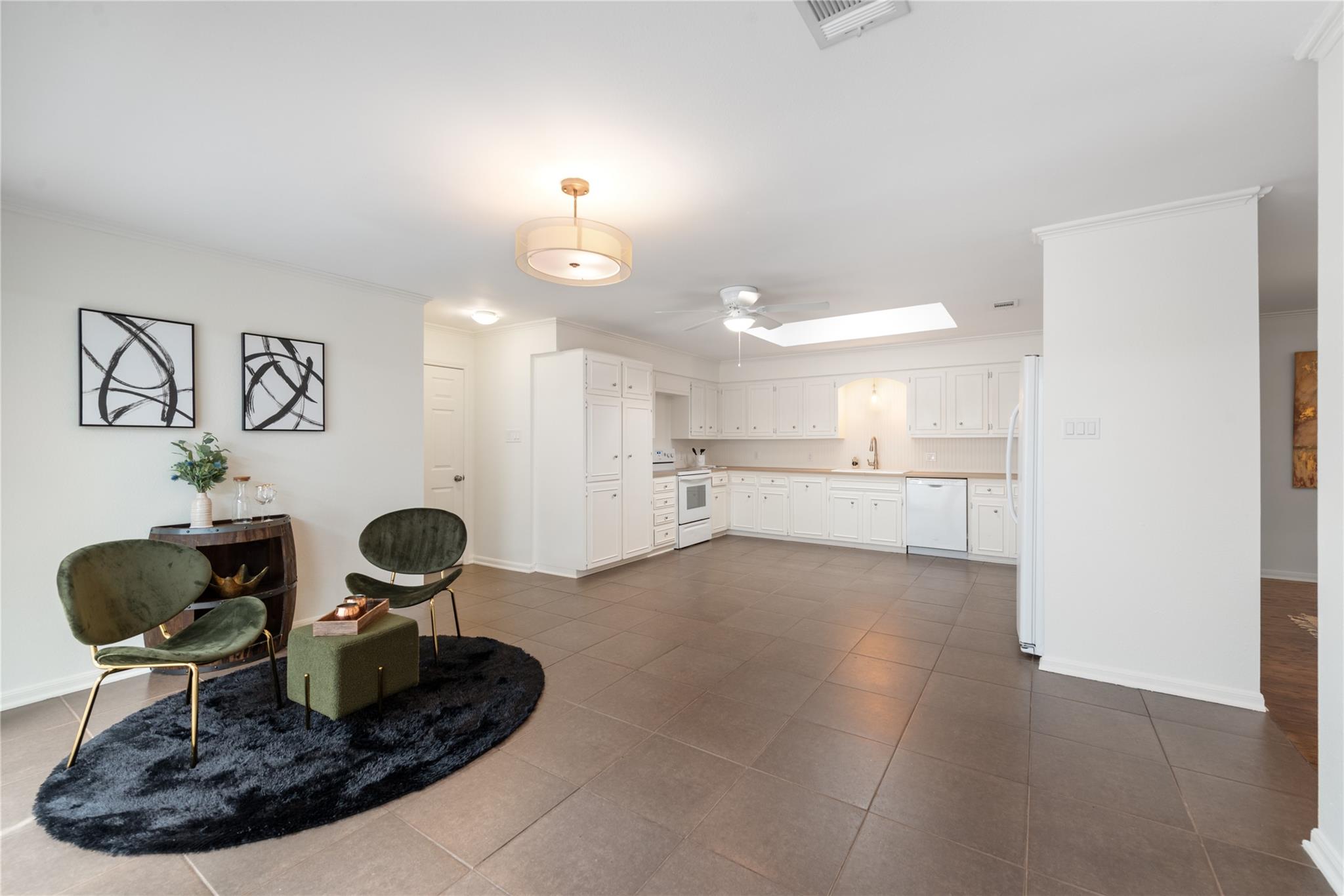 11129 Pinehurst Dr # C, Austin, TX 78747