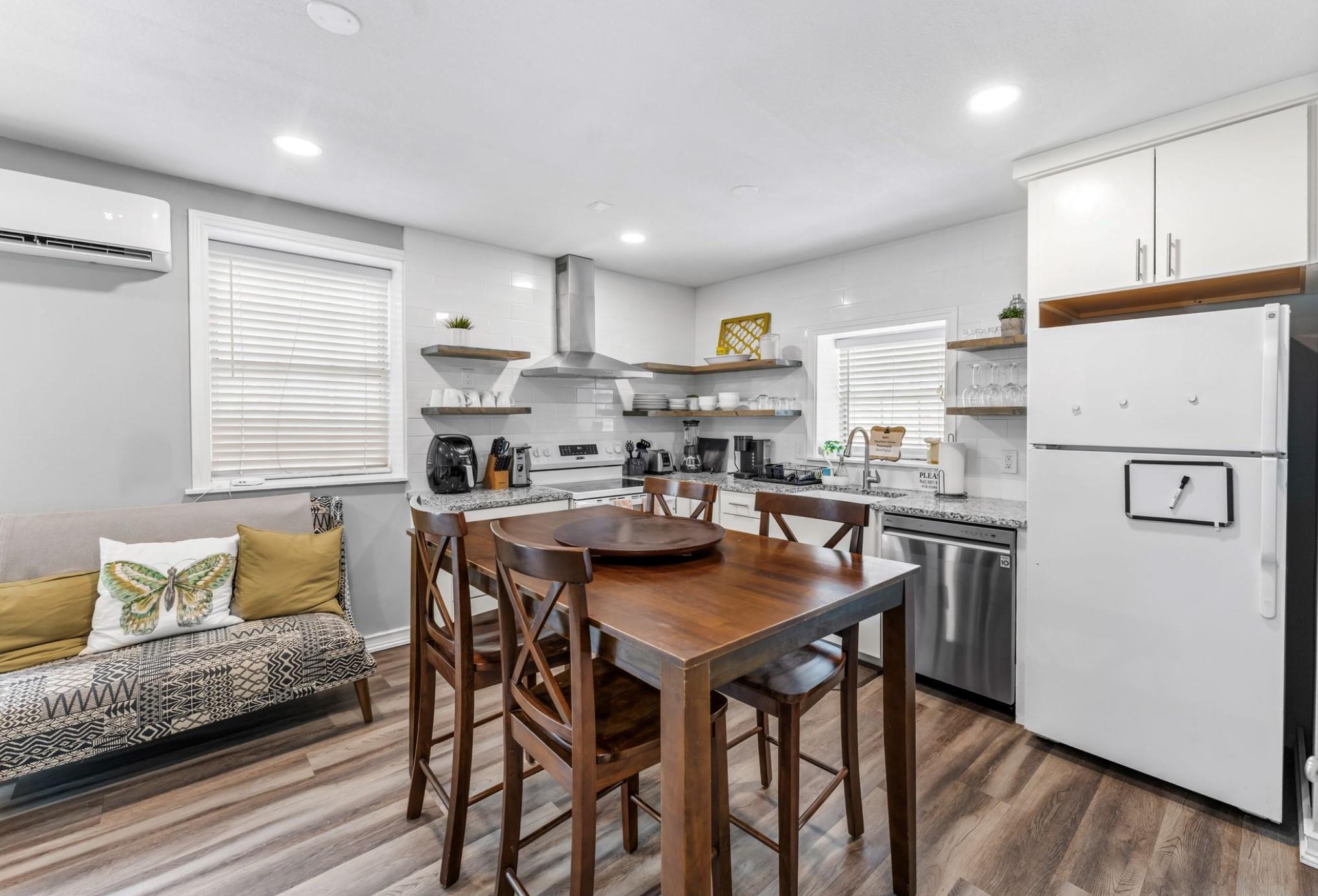 1303 Newfield Ln, Austin, TX 78703