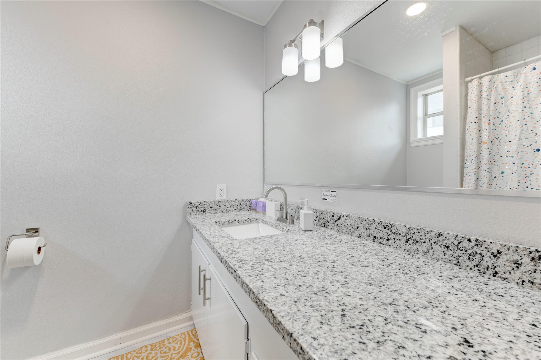 1303 Newfield Ln, Austin, TX 78703