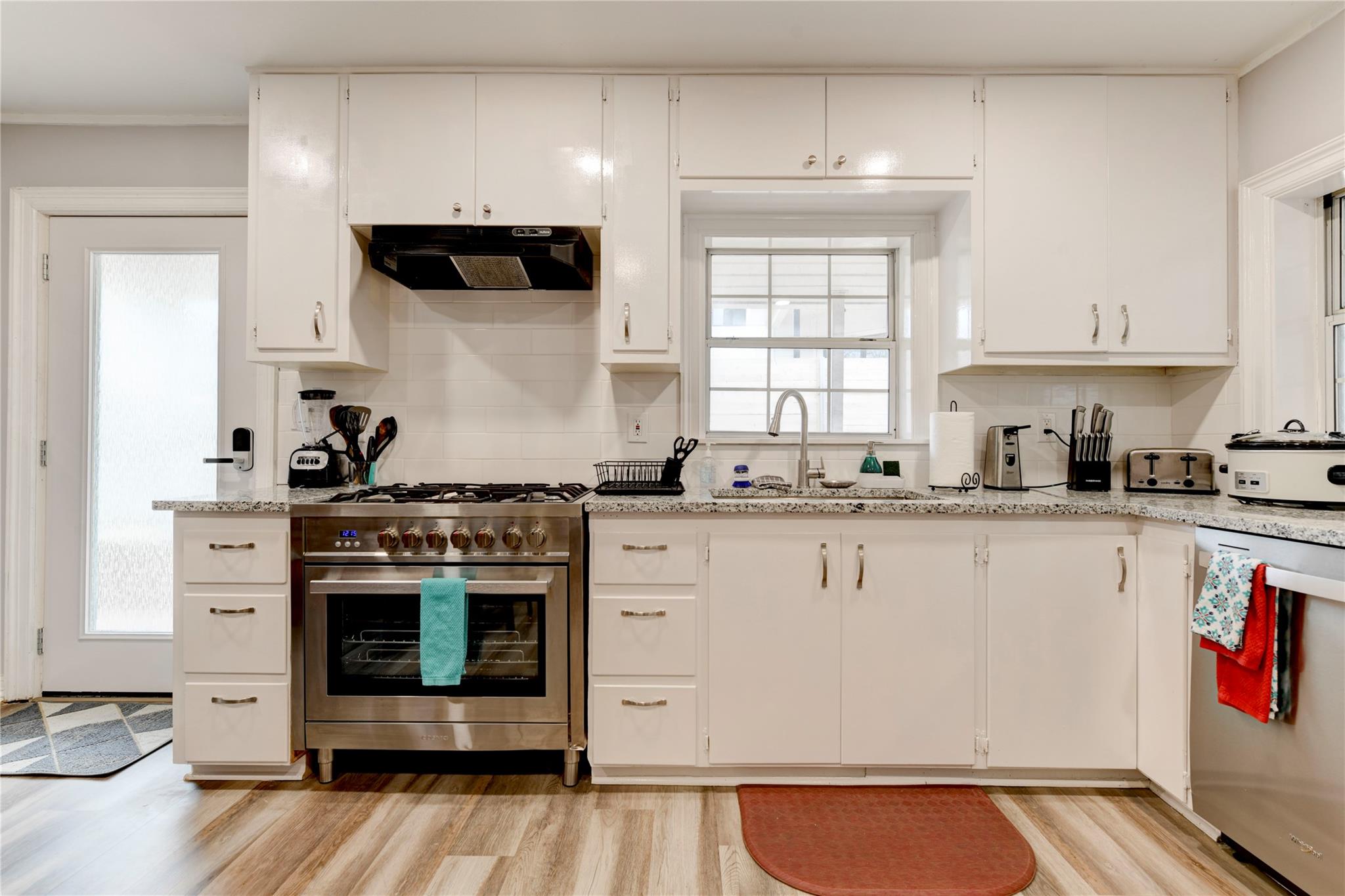 1303 Newfield Ln, Austin, TX 78703