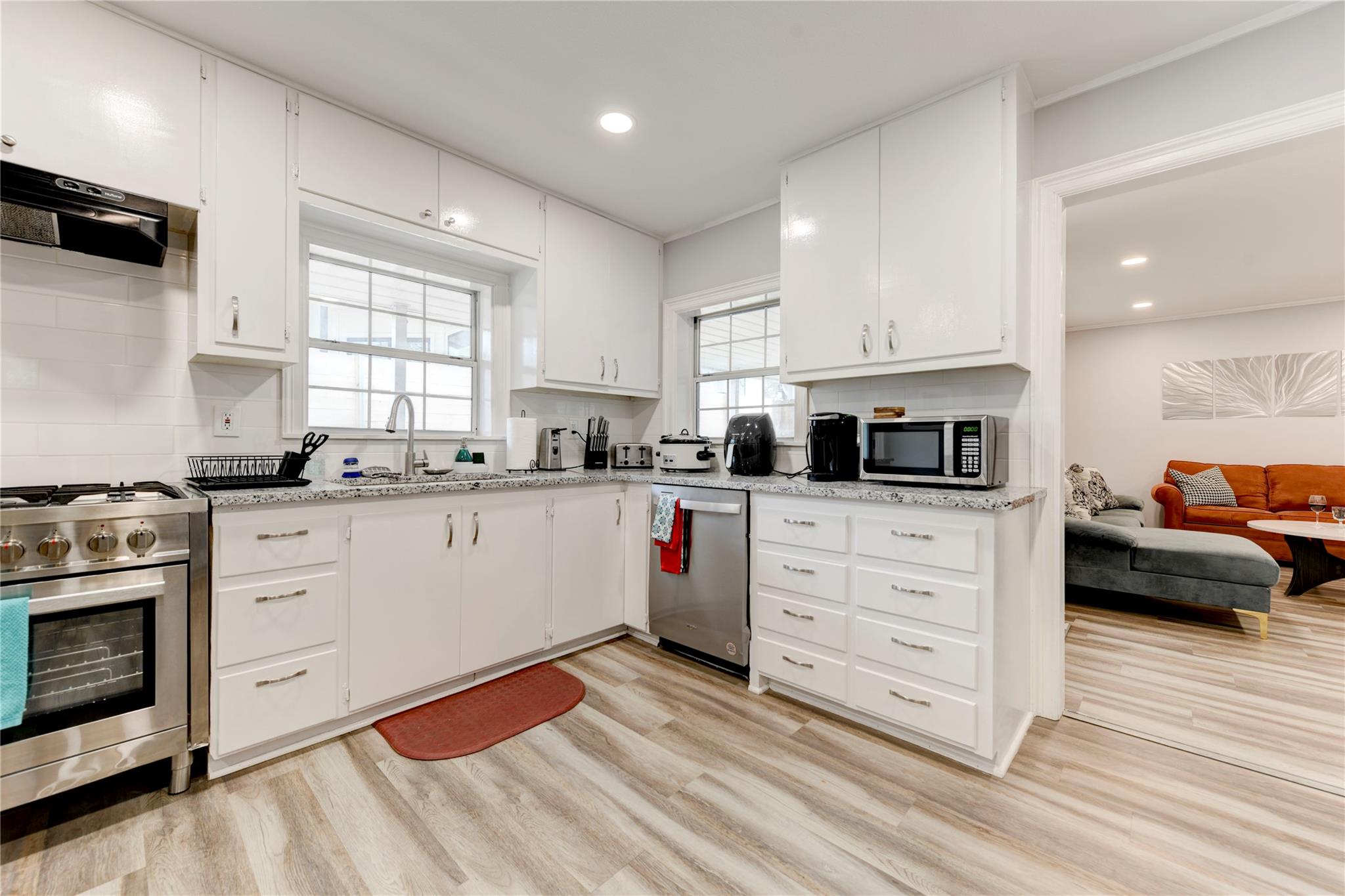 1303 Newfield Ln, Austin, TX 78703