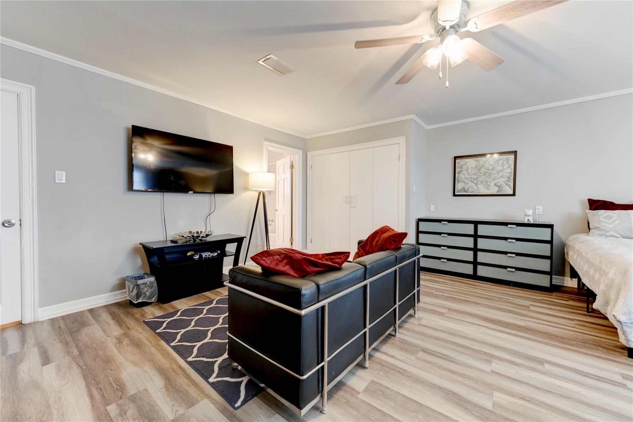 1303 Newfield Ln, Austin, TX 78703