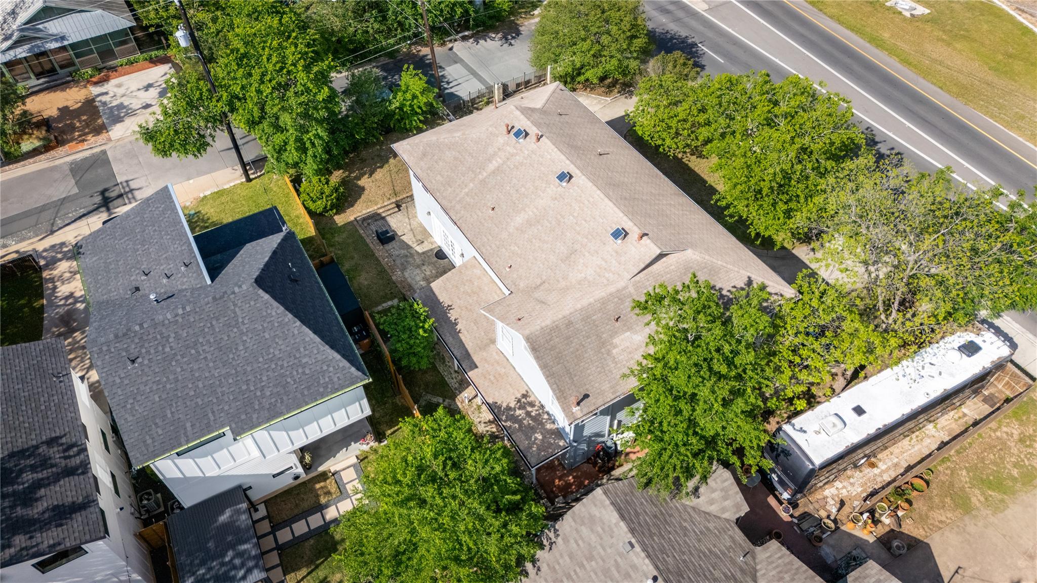 1303 Newfield Ln, Austin, TX 78703