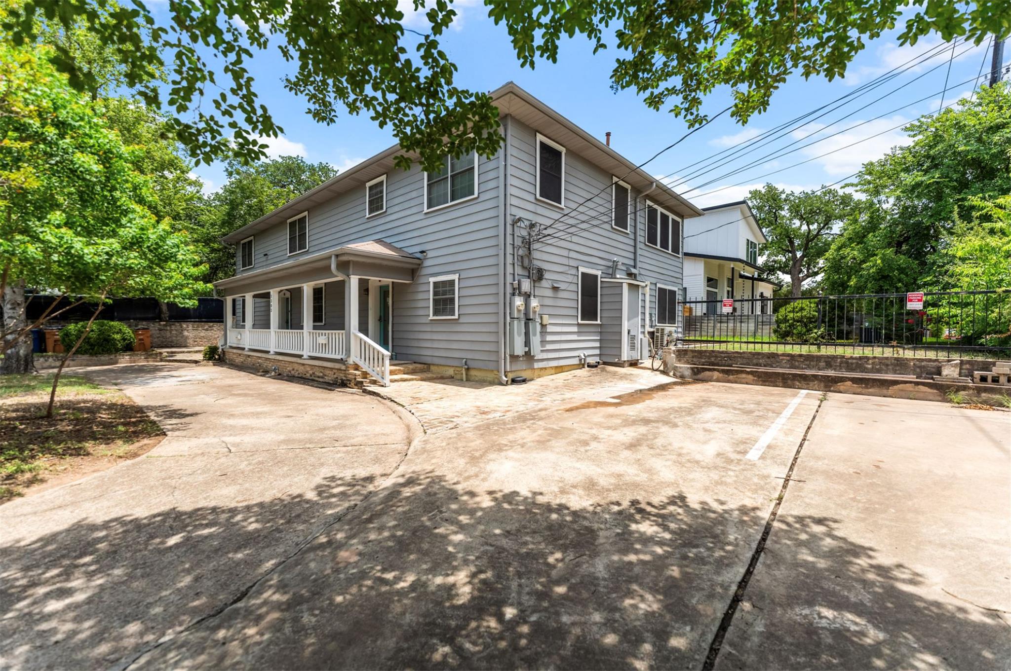 1303 Newfield Ln, Austin, TX 78703