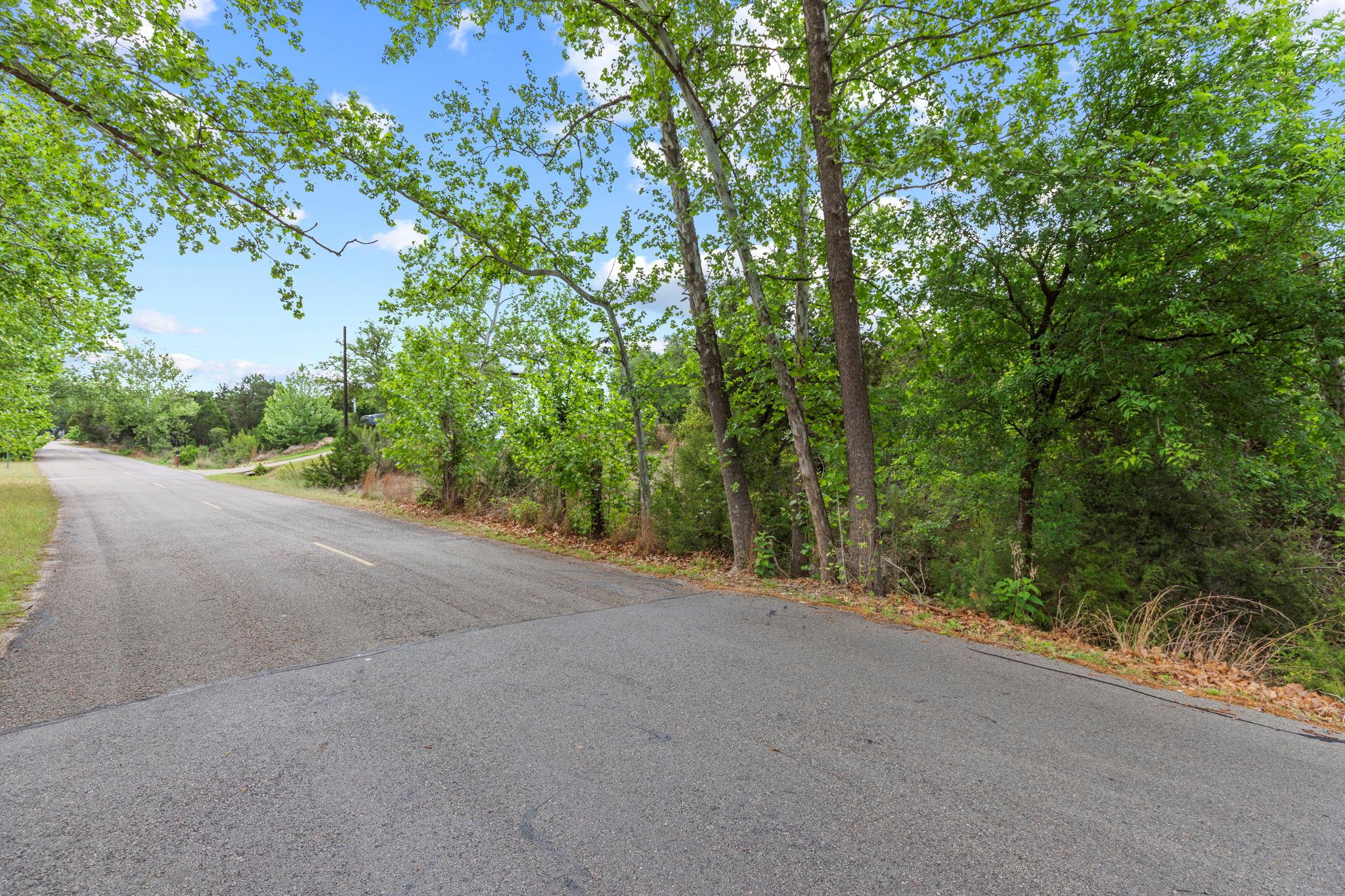 416 Dunkeld Dr, Spicewood, TX 78669