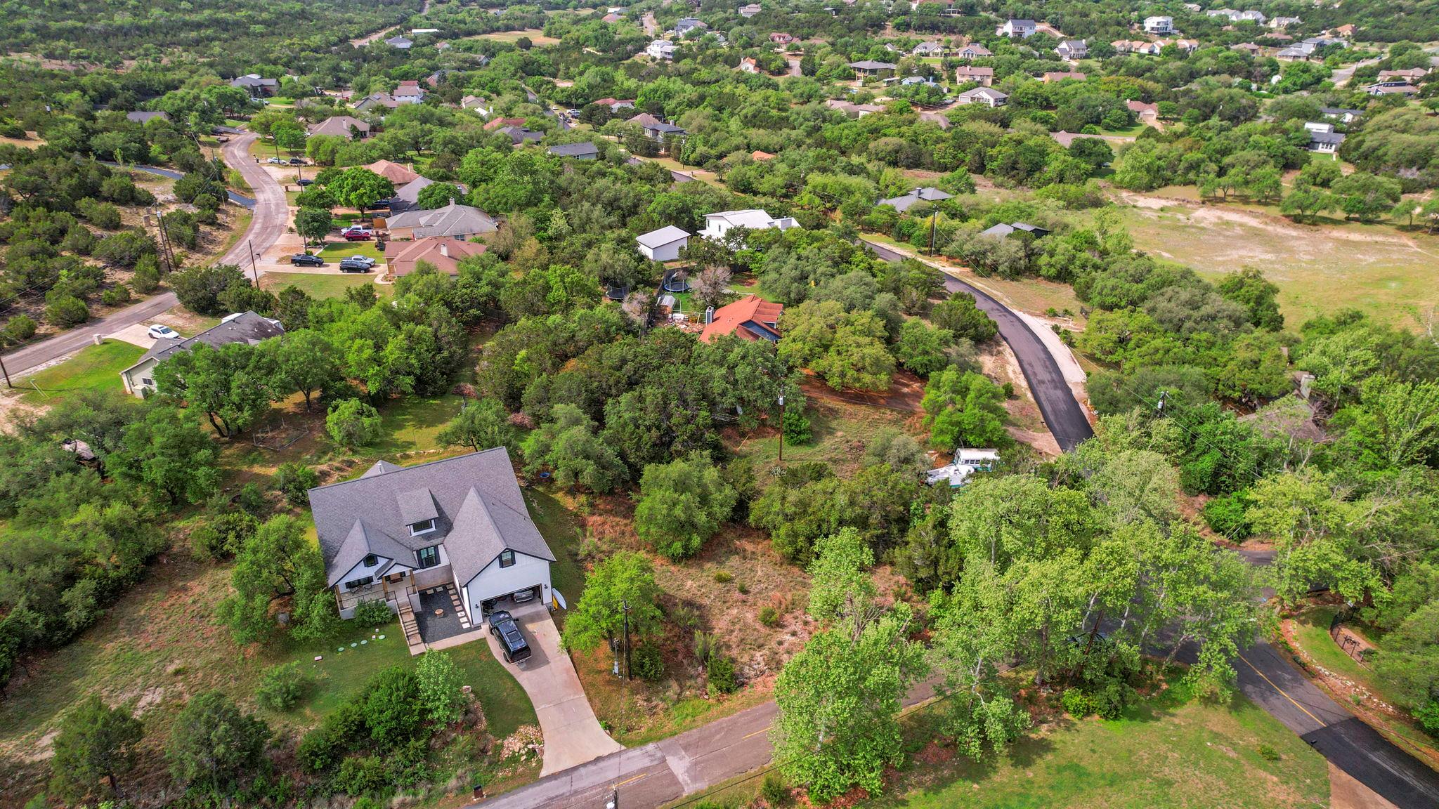 416 Dunkeld Dr, Spicewood, TX 78669