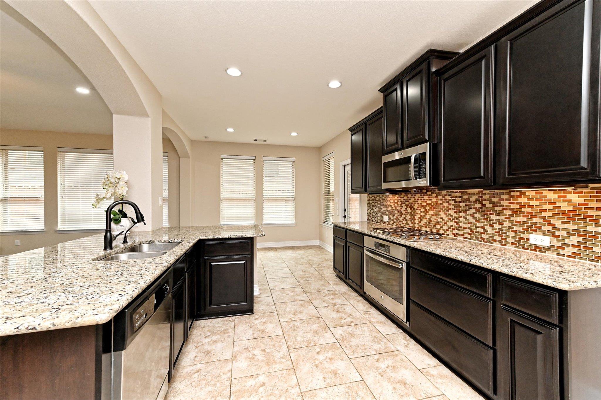 18500 Rio Chama Ln, Austin, TX 78738