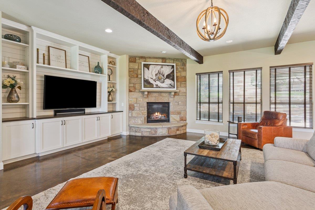 320 Ridge View Dr, Georgetown, TX 78628