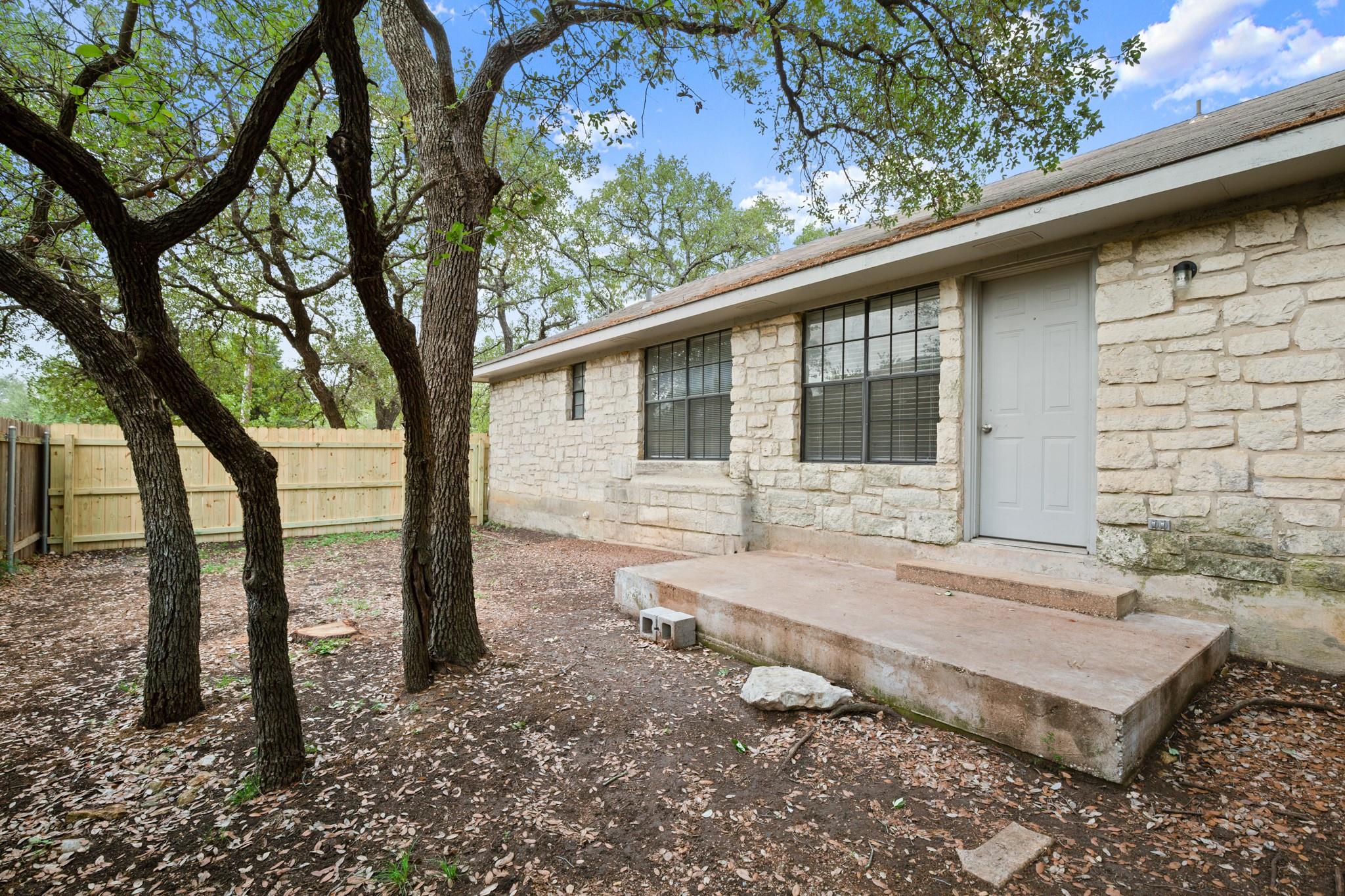 3801 Foust Trl # B, Georgetown, TX 78628