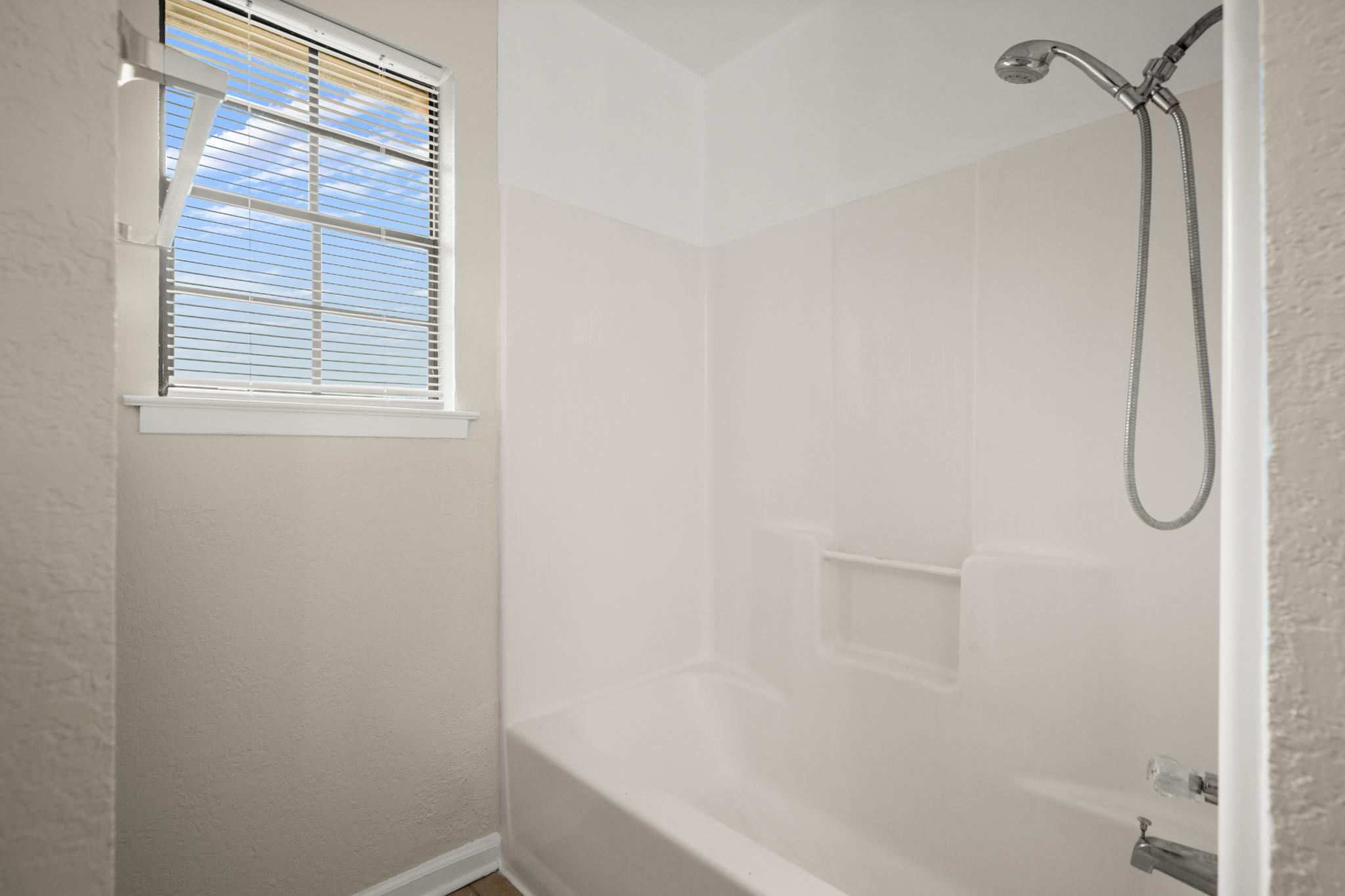 3801 Foust Trl # B, Georgetown, TX 78628