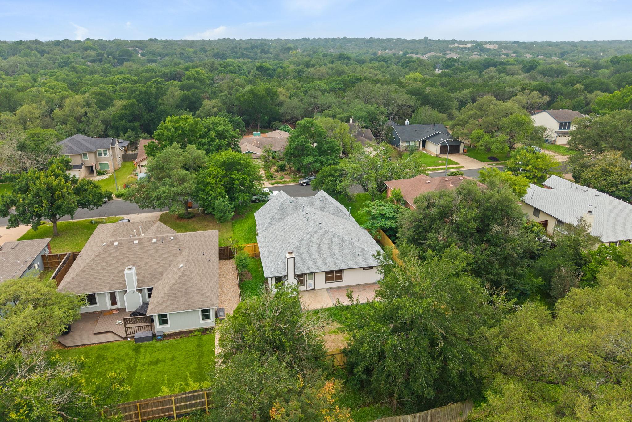 8322 Doe Meadow Dr, Austin, TX 78749