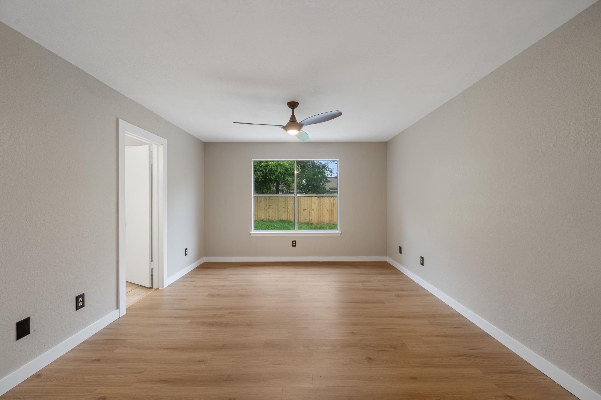 8322 Doe Meadow Dr, Austin, TX 78749