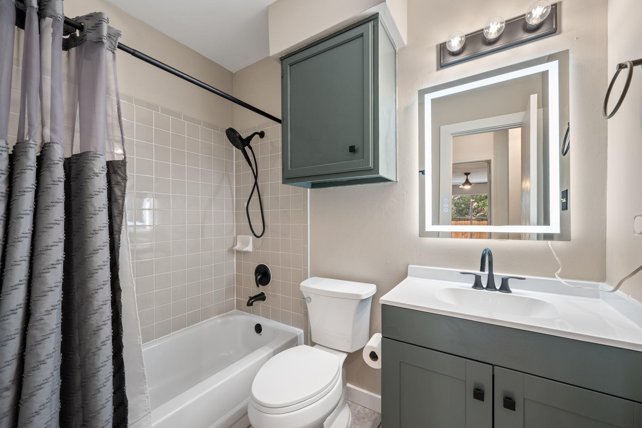 8322 Doe Meadow Dr, Austin, TX 78749