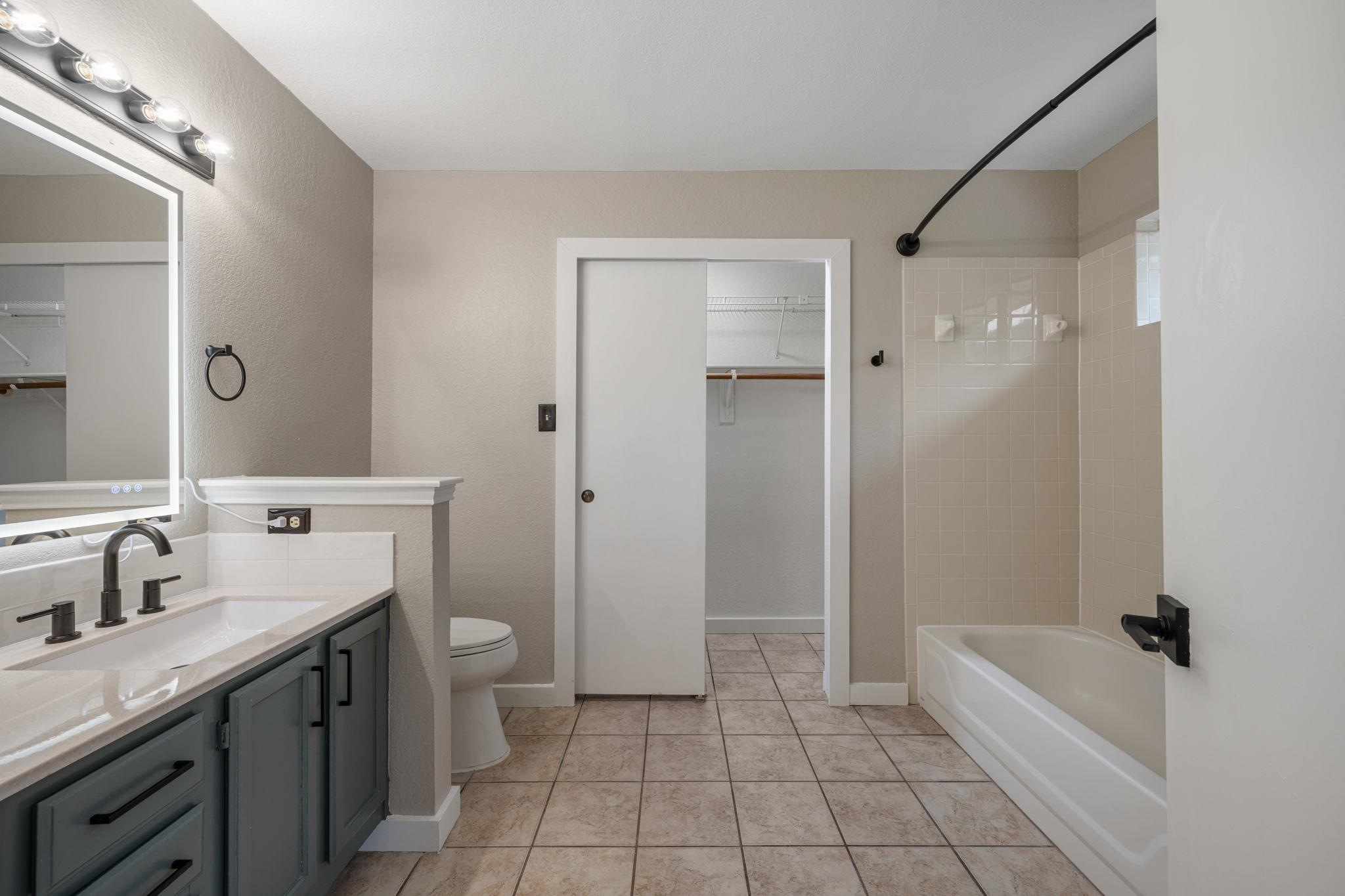 8322 Doe Meadow Dr, Austin, TX 78749