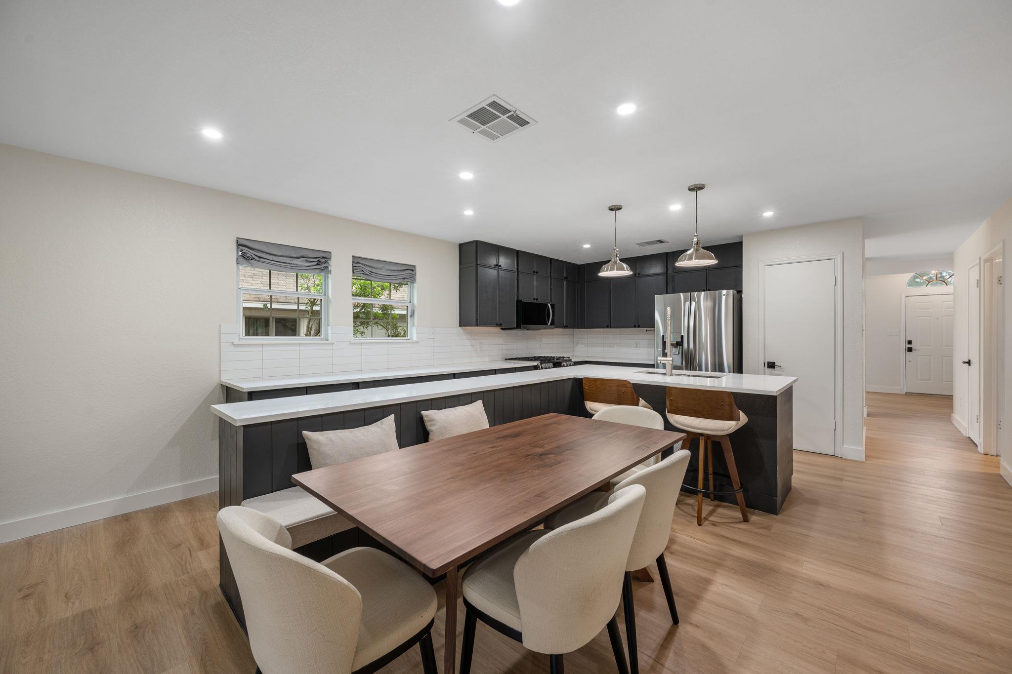 8322 Doe Meadow Dr, Austin, TX 78749