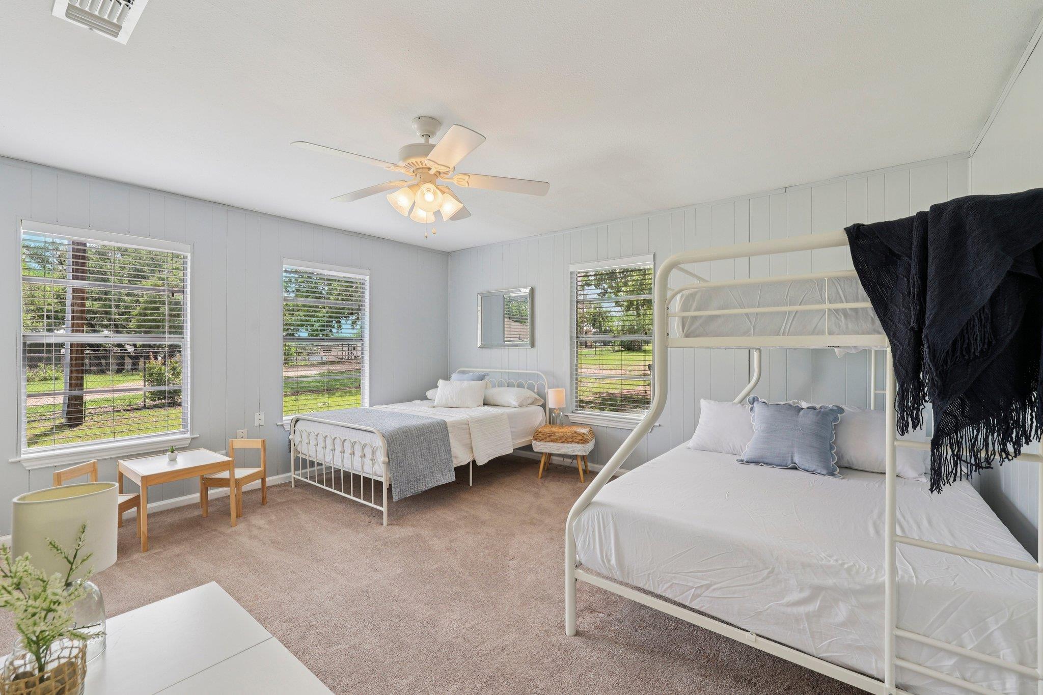 145 Oak Point Dr, Tow, TX 78672