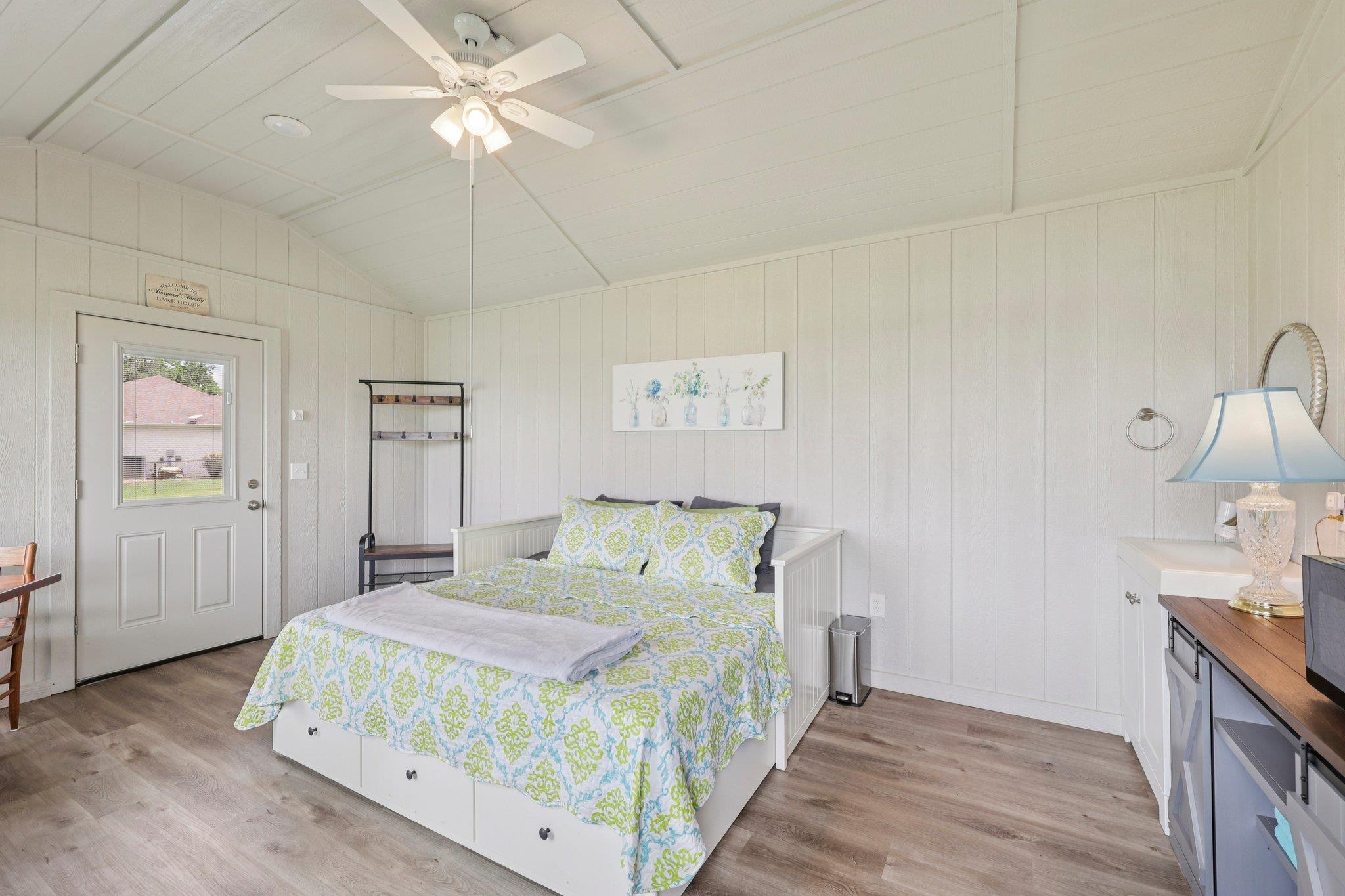 145 Oak Point Dr, Tow, TX 78672