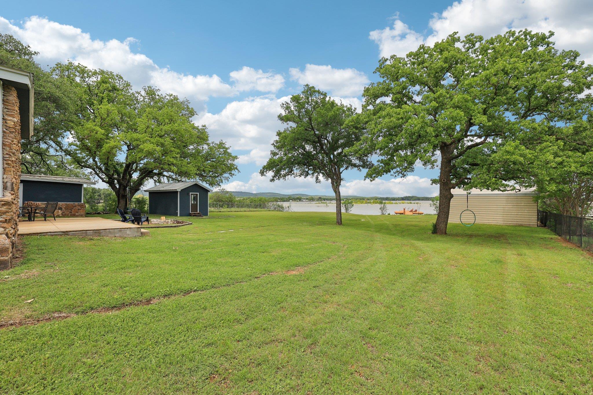 145 Oak Point Dr, Tow, TX 78672