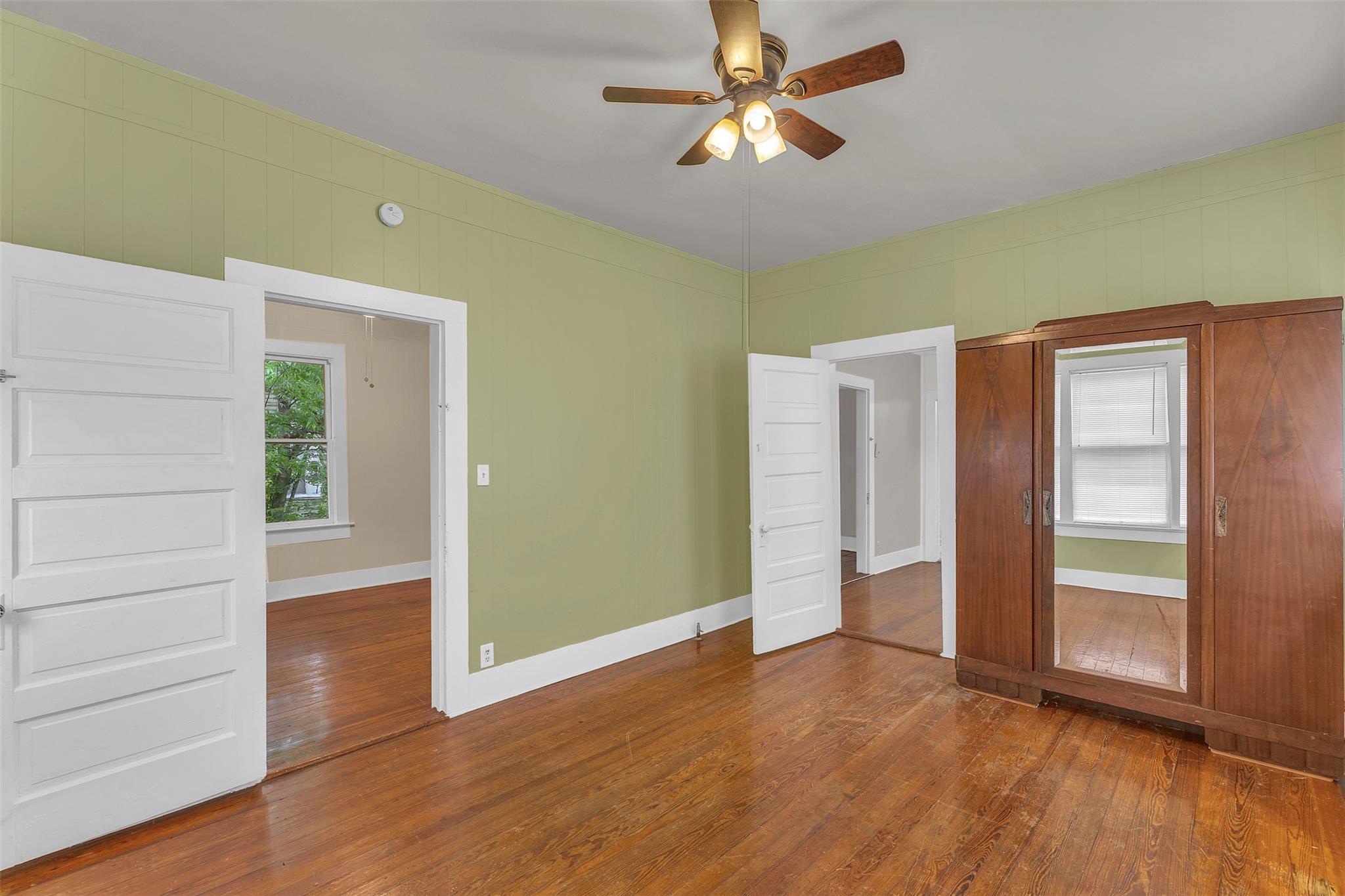 1002 Washburn St, Taylor, TX 76574