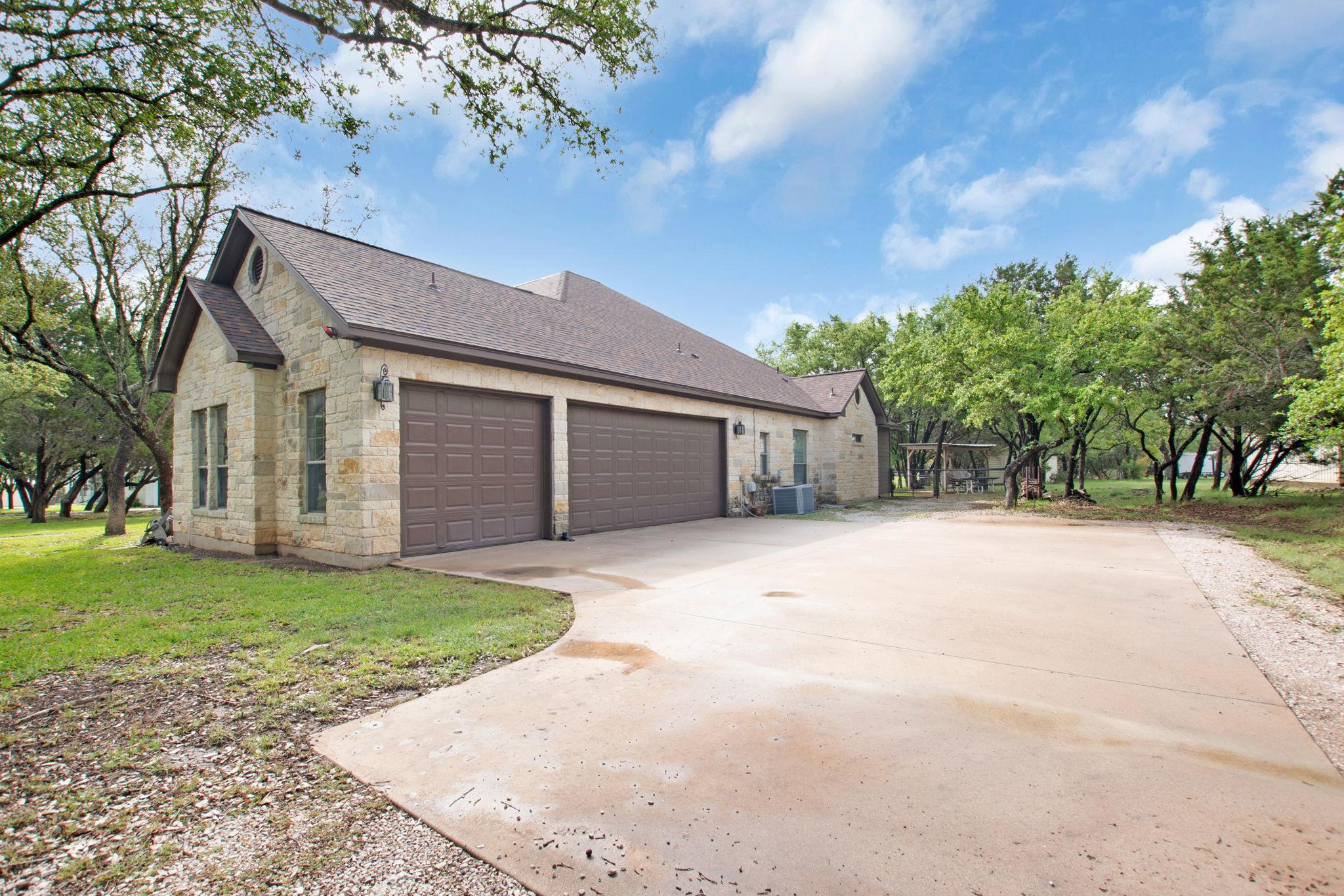 109 Camm Lary Cir, Burnet, TX 78611