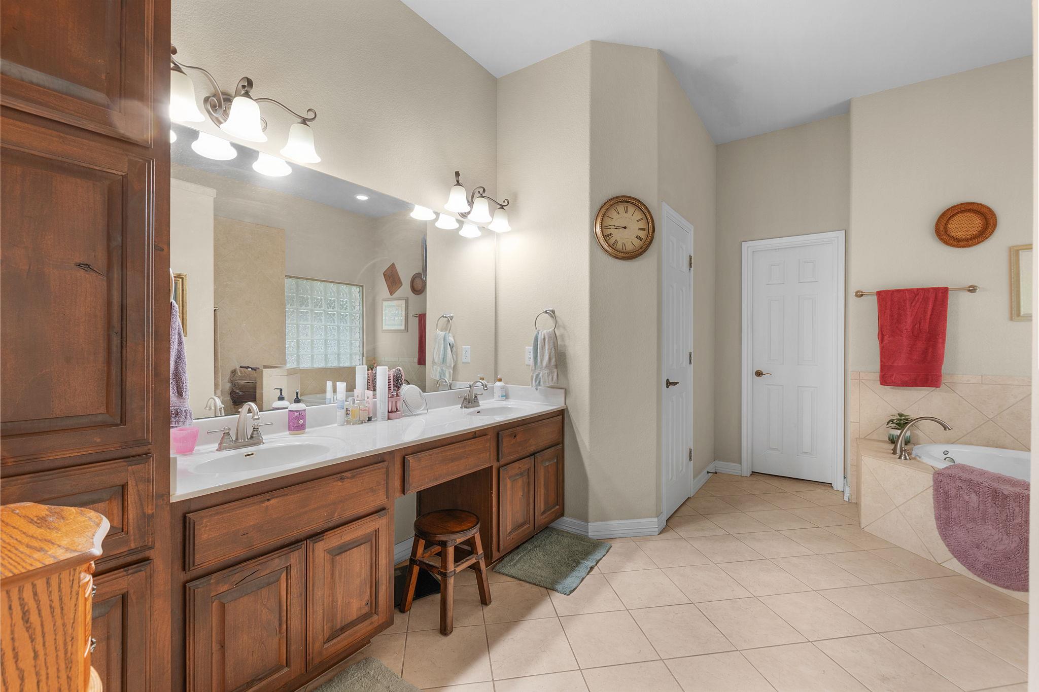 109 Camm Lary Cir, Burnet, TX 78611