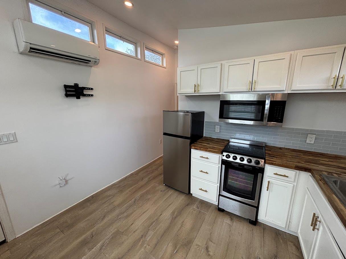 1002 Spanish Oak Trl # B, Manchaca, TX 78652