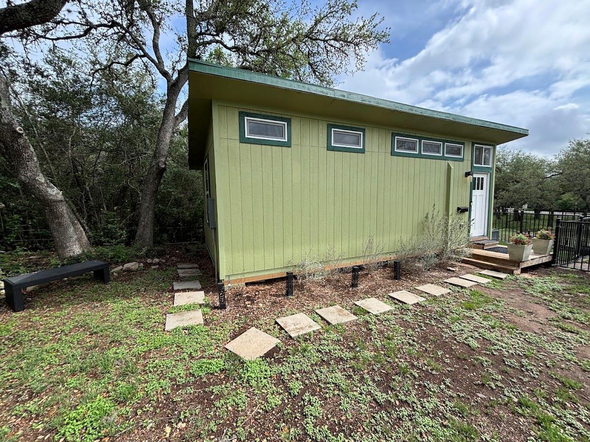 1002 Spanish Oak Trl # B, Manchaca, TX 78652