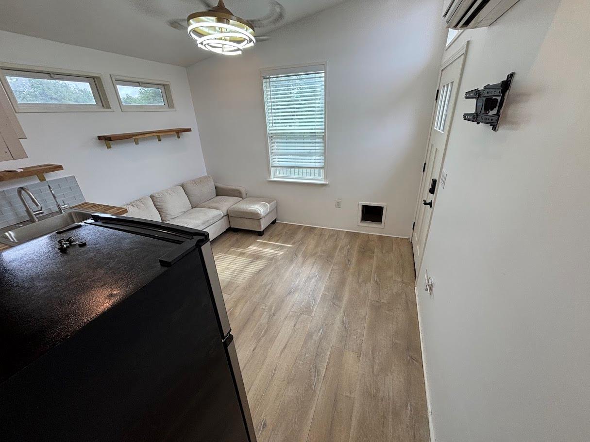 1002 Spanish Oak Trl # B, Manchaca, TX 78652