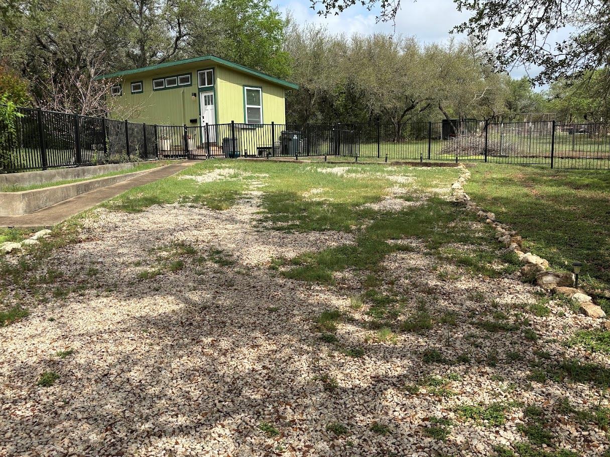 1002 Spanish Oak Trl # B, Manchaca, TX 78652