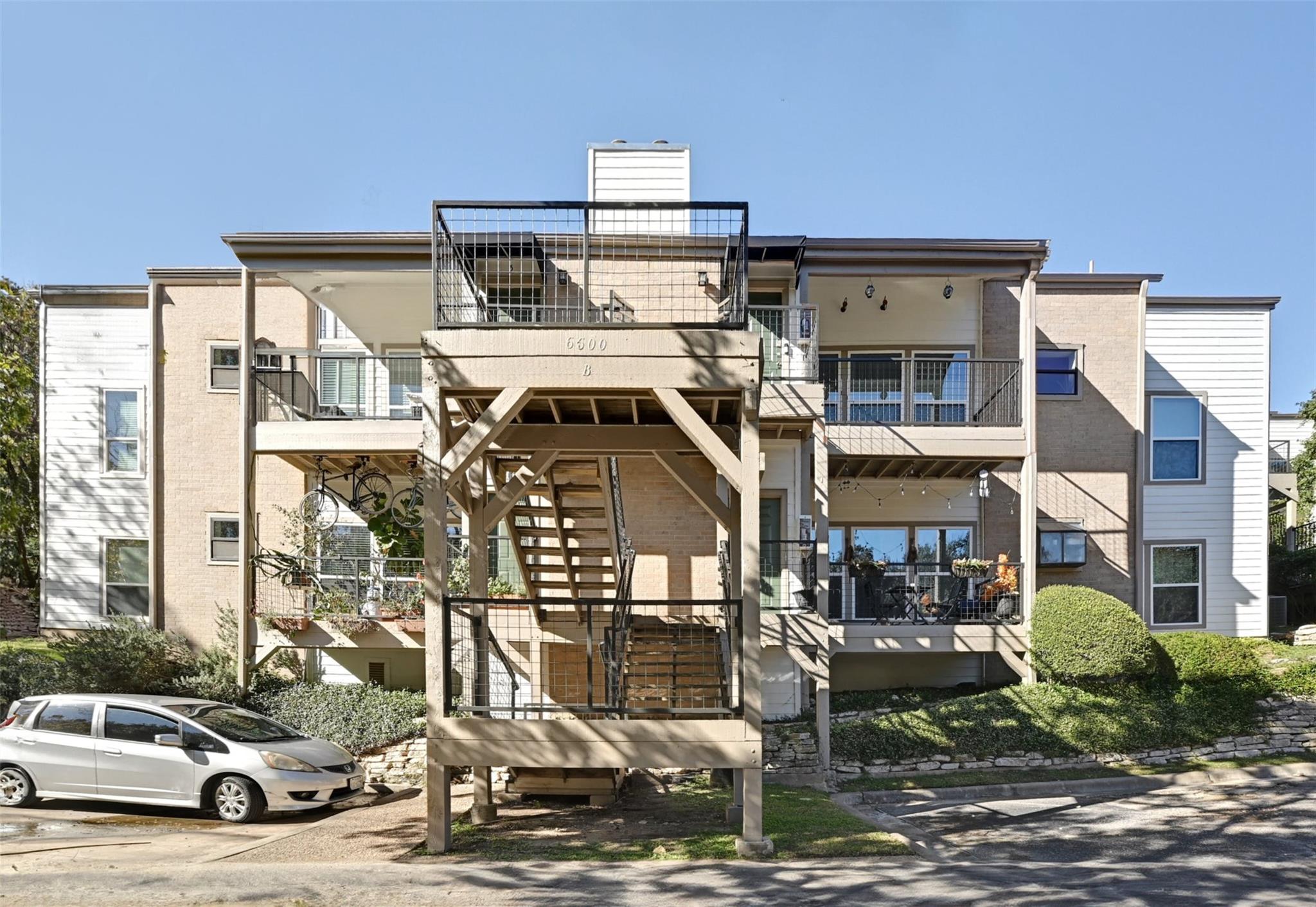6600 Valleyside Rd # B-6, Austin, TX 78731