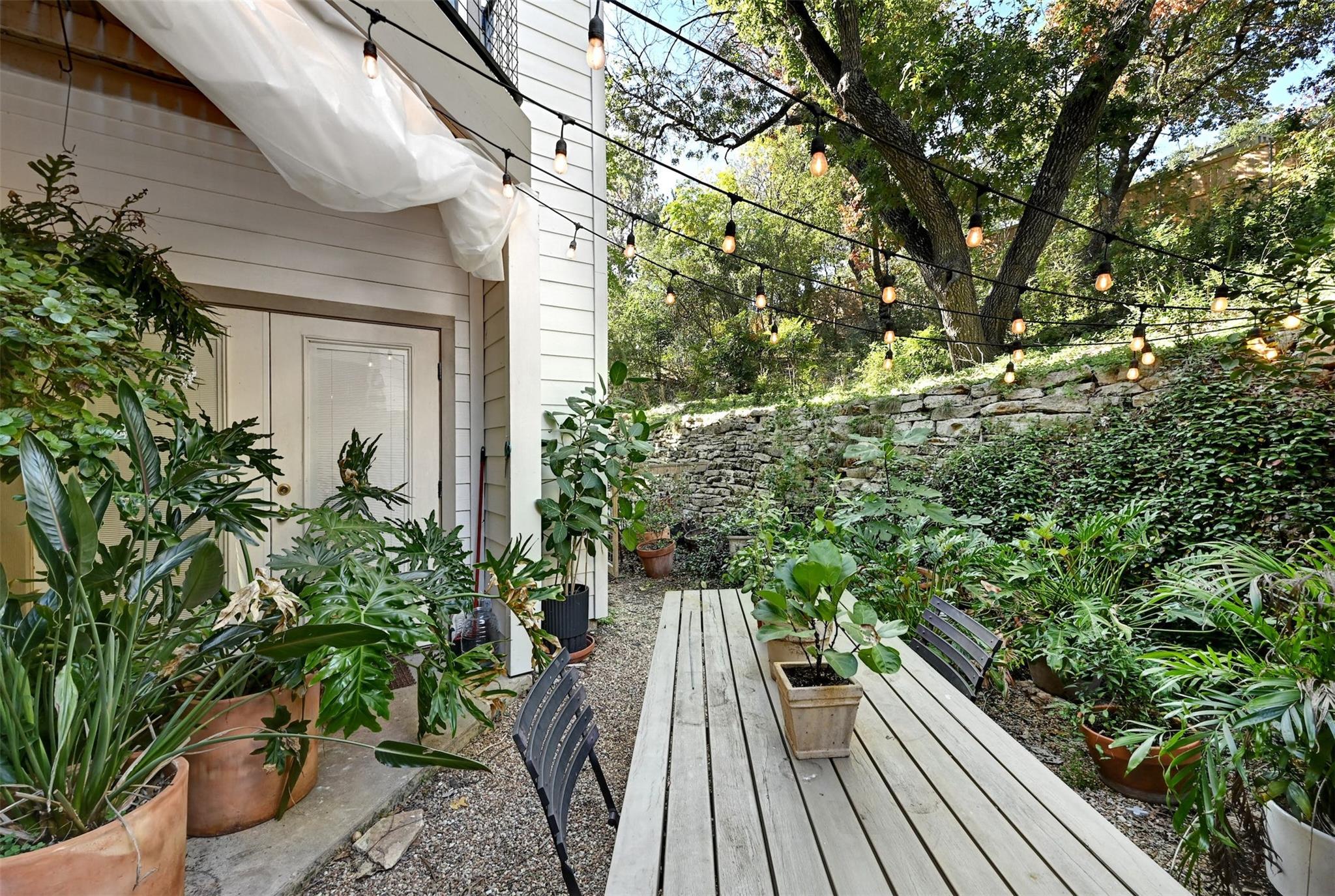 6600 Valleyside Rd # B-6, Austin, TX 78731