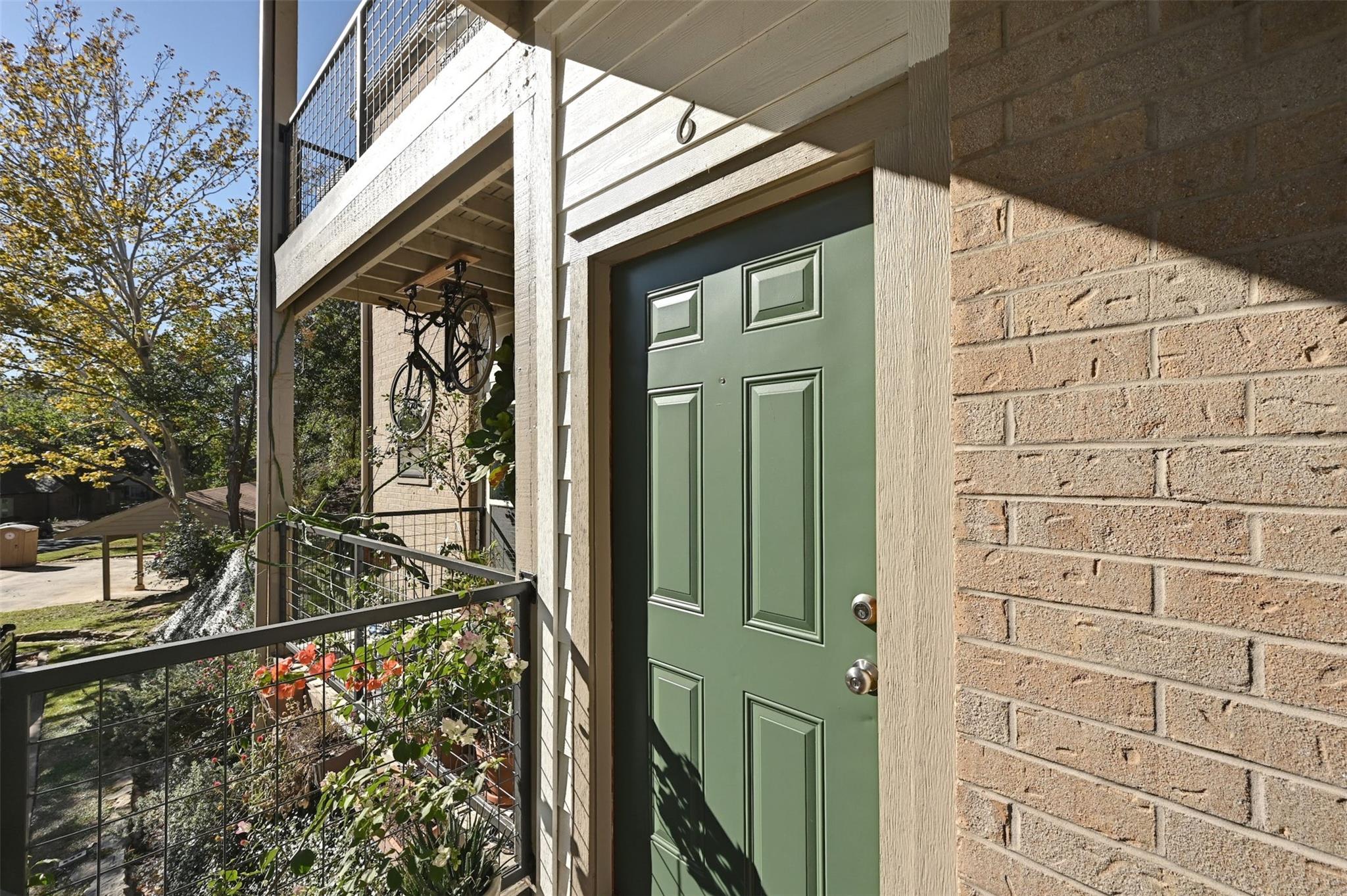 6600 Valleyside Rd # B-6, Austin, TX 78731