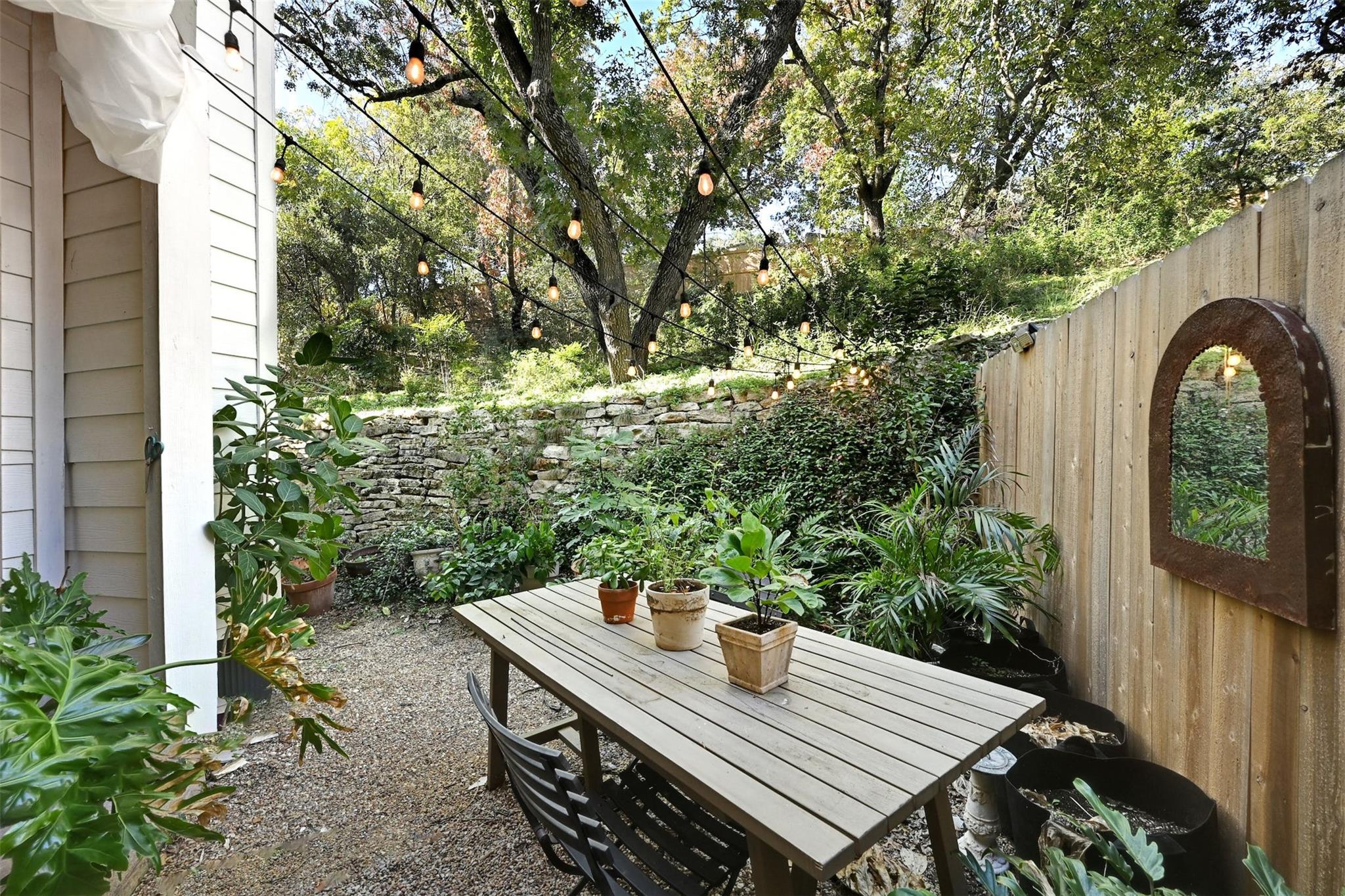 6600 Valleyside Rd # B-6, Austin, TX 78731