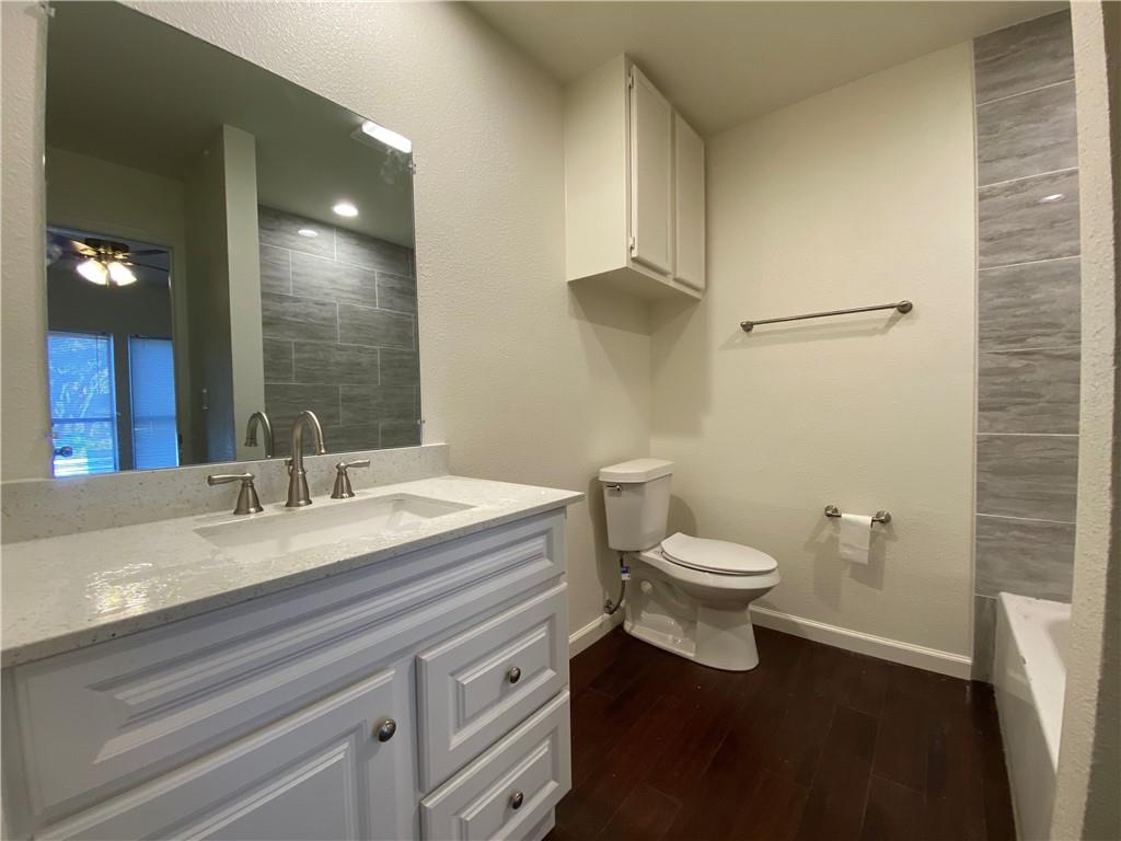 6600 Valleyside Rd # B-6, Austin, TX 78731