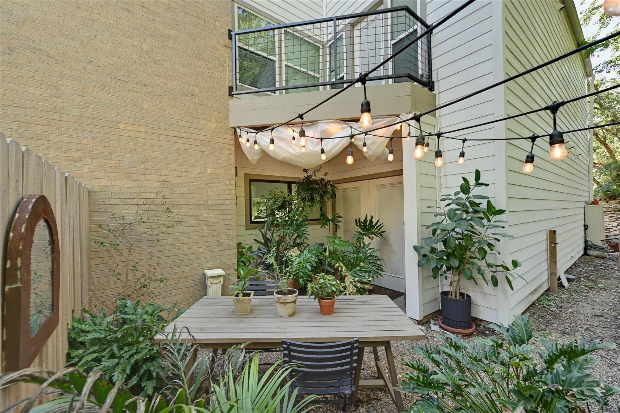 6600 Valleyside Rd # B-6, Austin, TX 78731